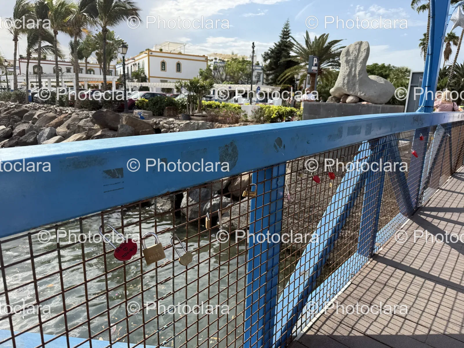 Love-Lock-Bridge-Architectural-Marvel.jpg