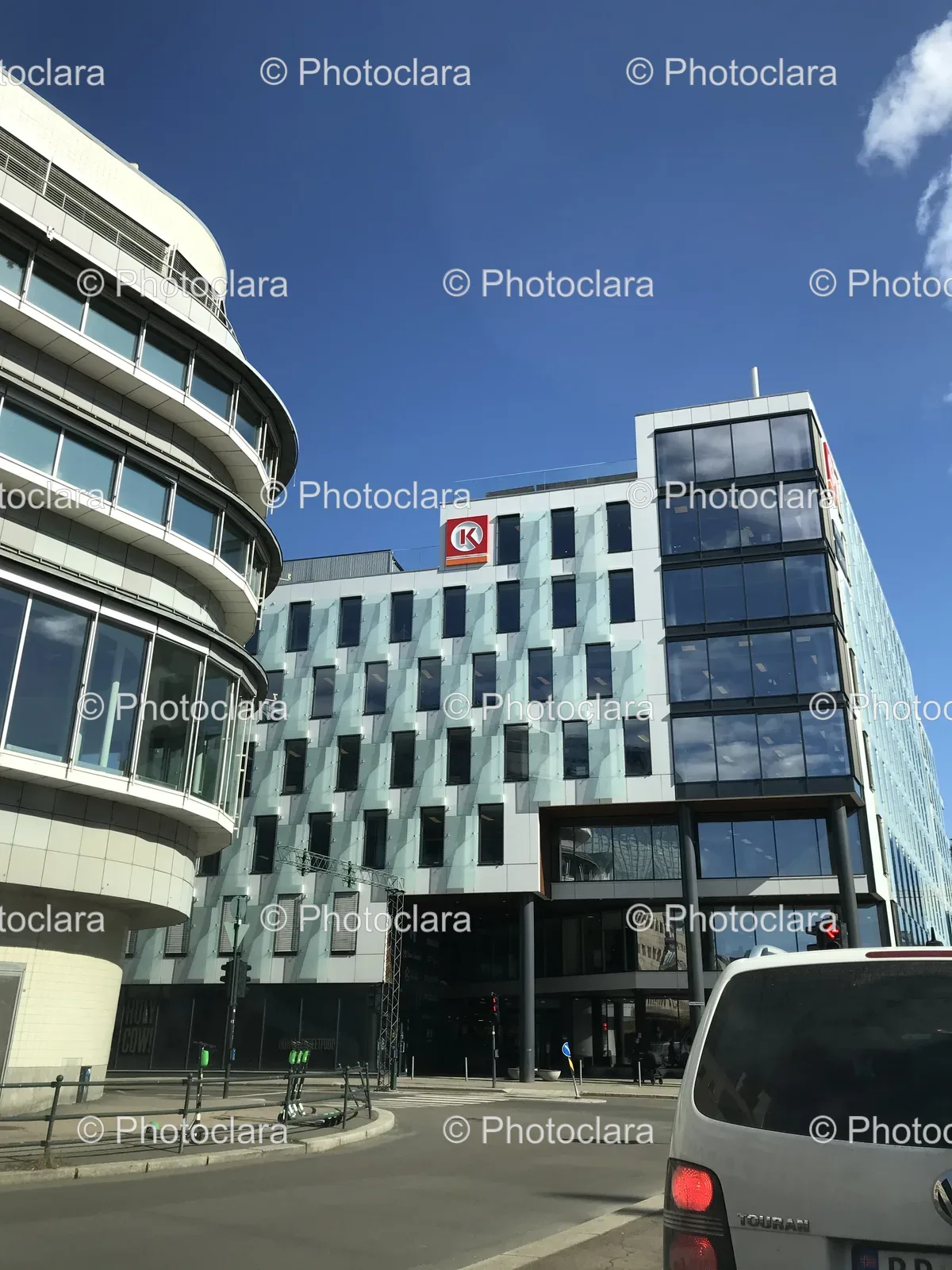Dynamic City Architecture with Mixed-Use Building