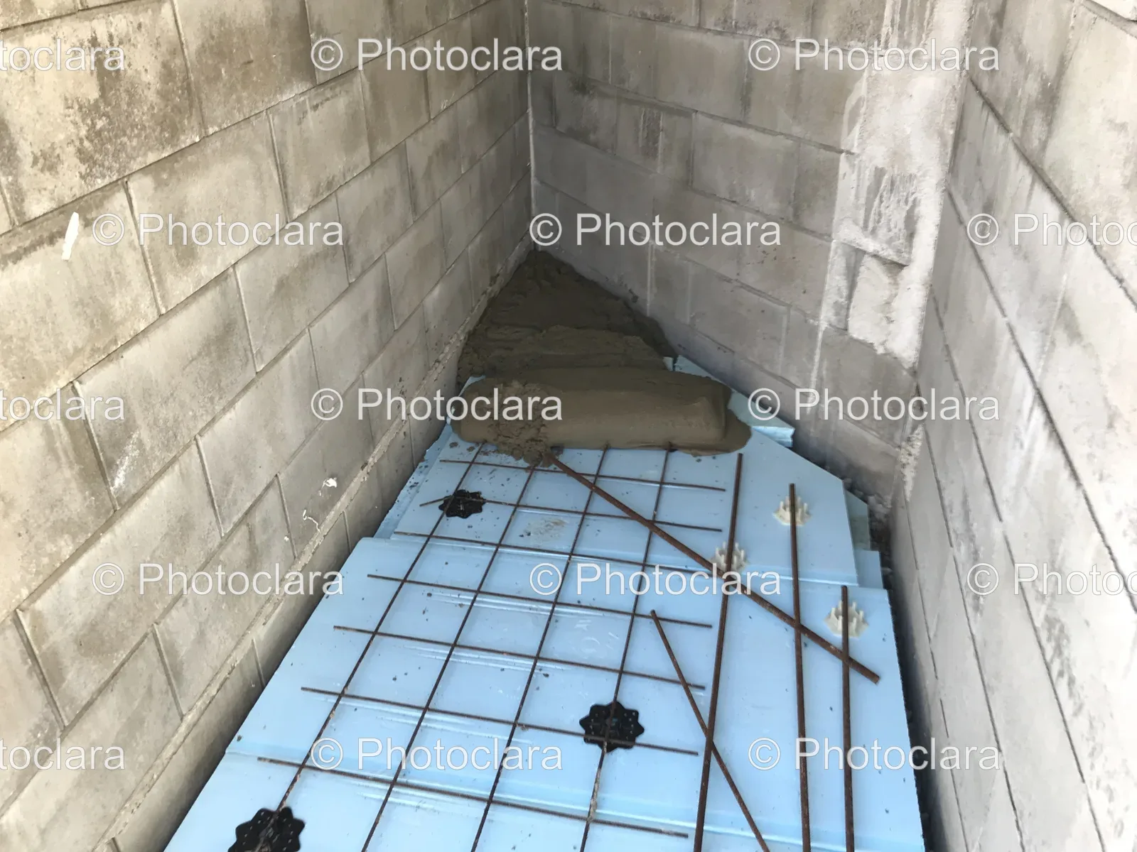 Concrete-Slab-in-a-Corner.jpg