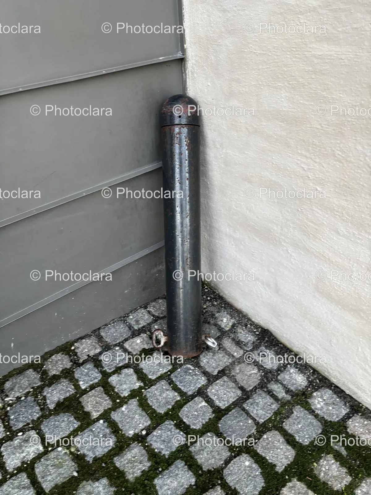 metal-pole-building-corner.jpg