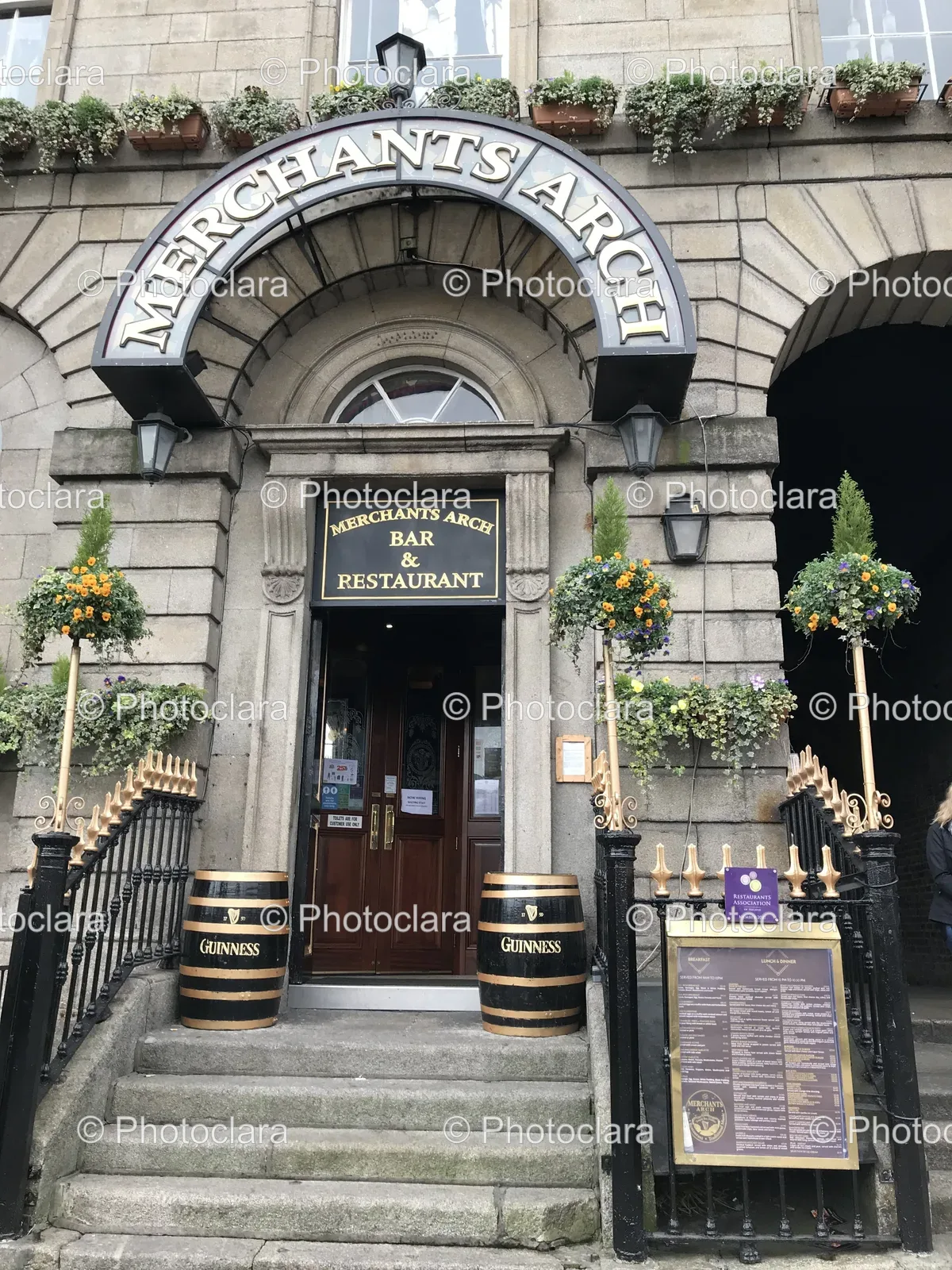 Merchants-Arch-Bar-and-Restaurant.jpg