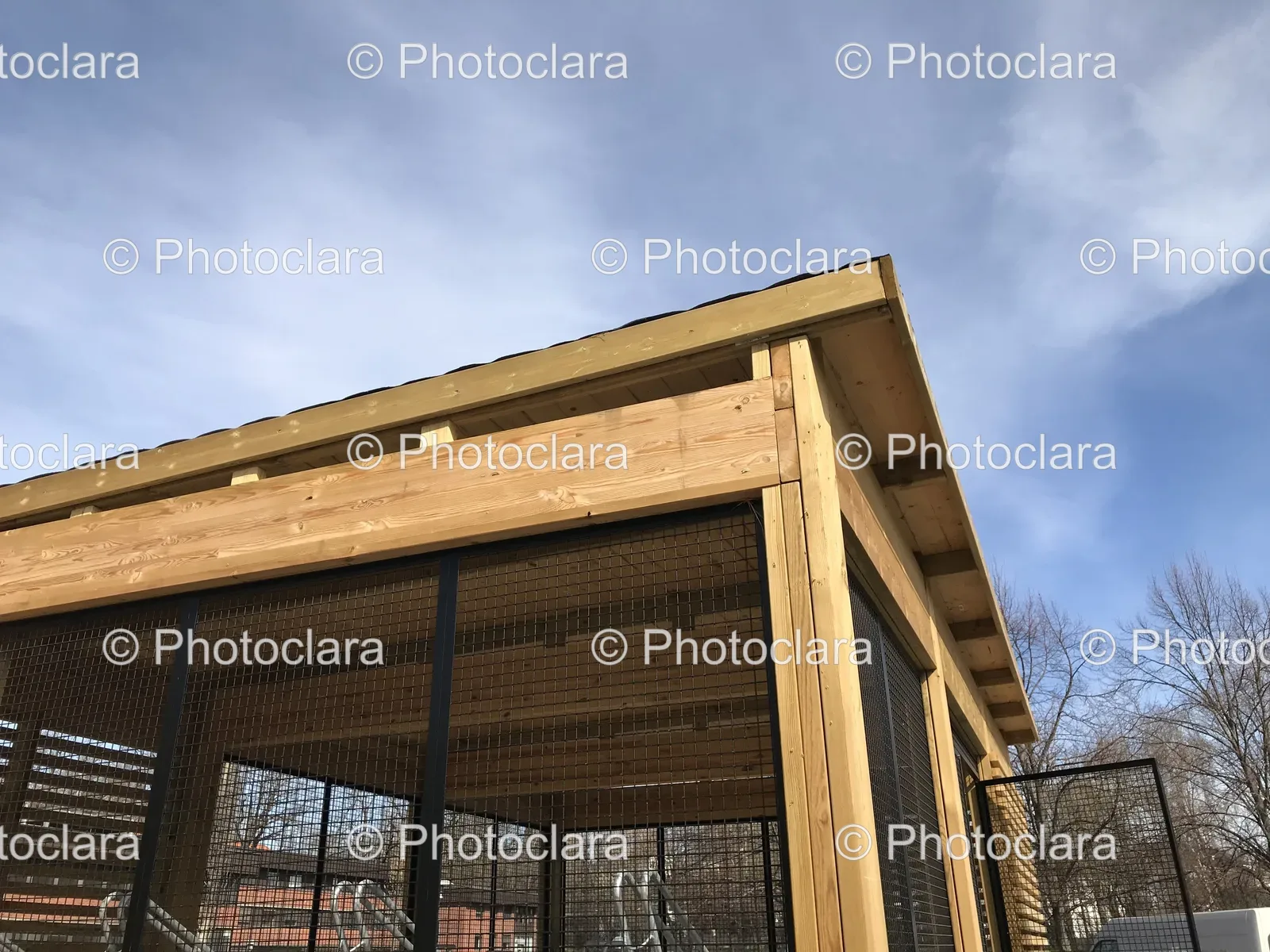 Wooden-Fence-Structure-in-Winter.jpg