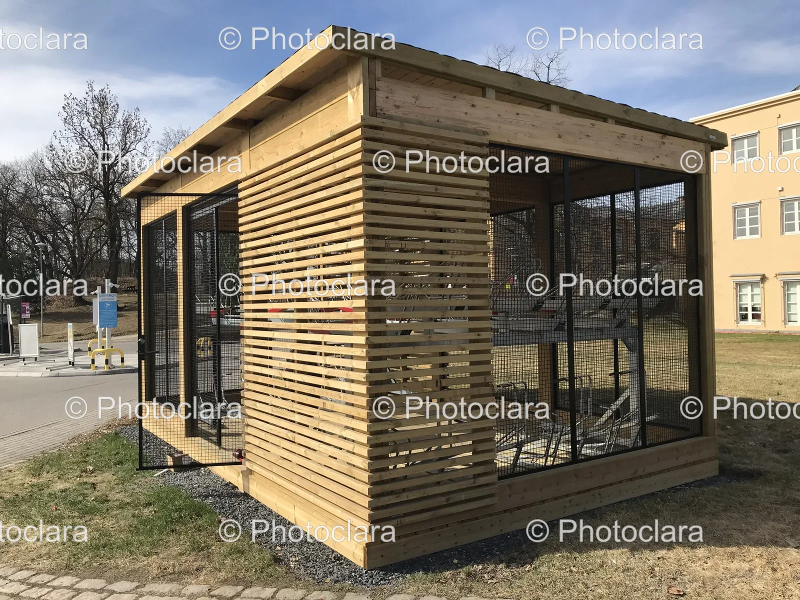 Wooden-Structure-with-Fence.jpg