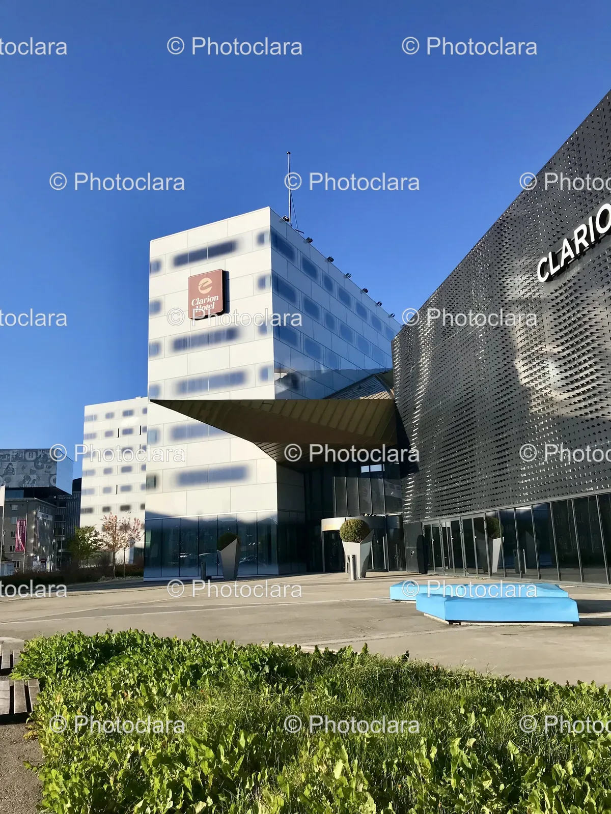 Elegant-Clarion-Hotel-Building.jpg