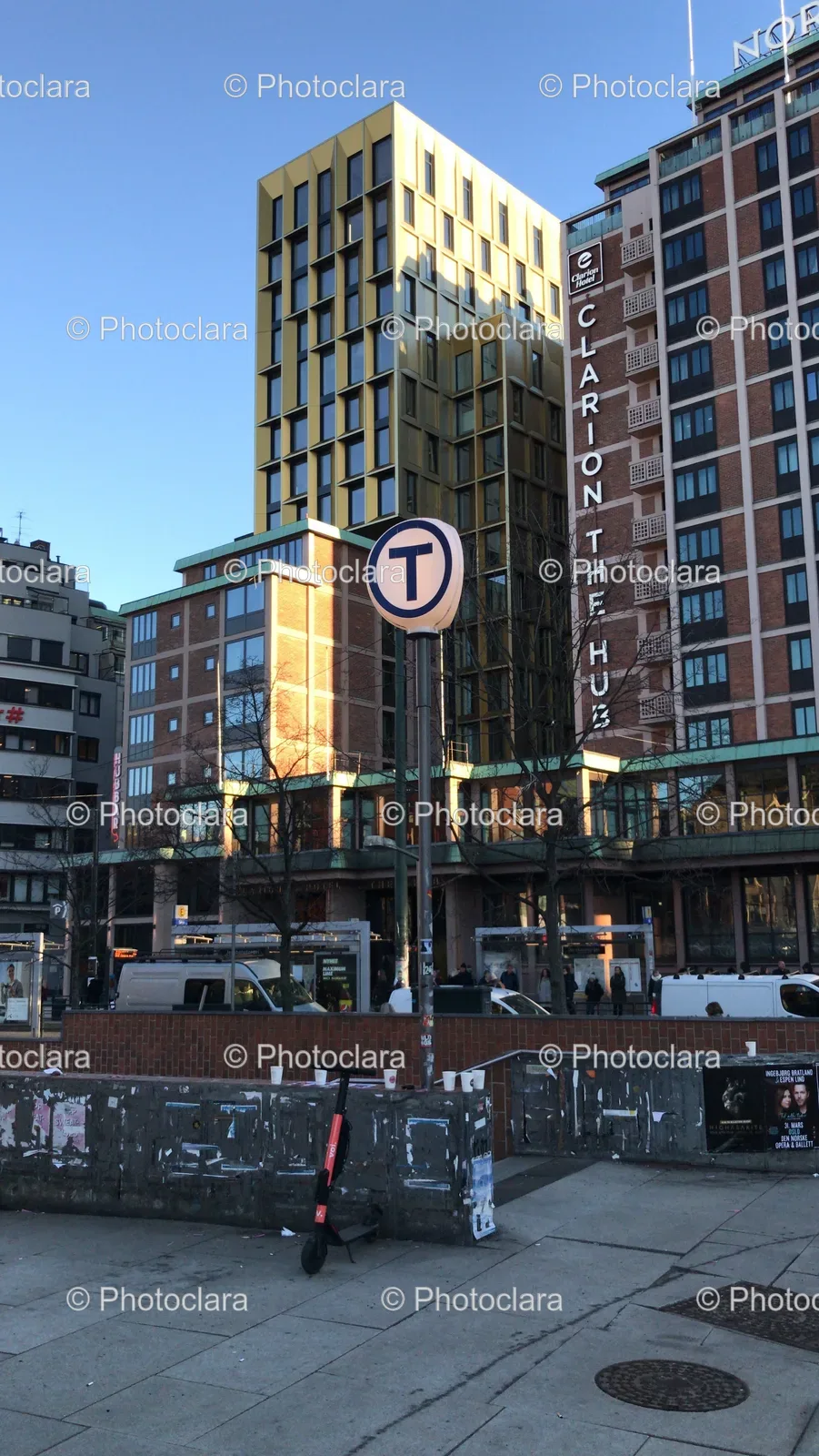 Signage-in-Front-of-Clarion-Hotel.jpg