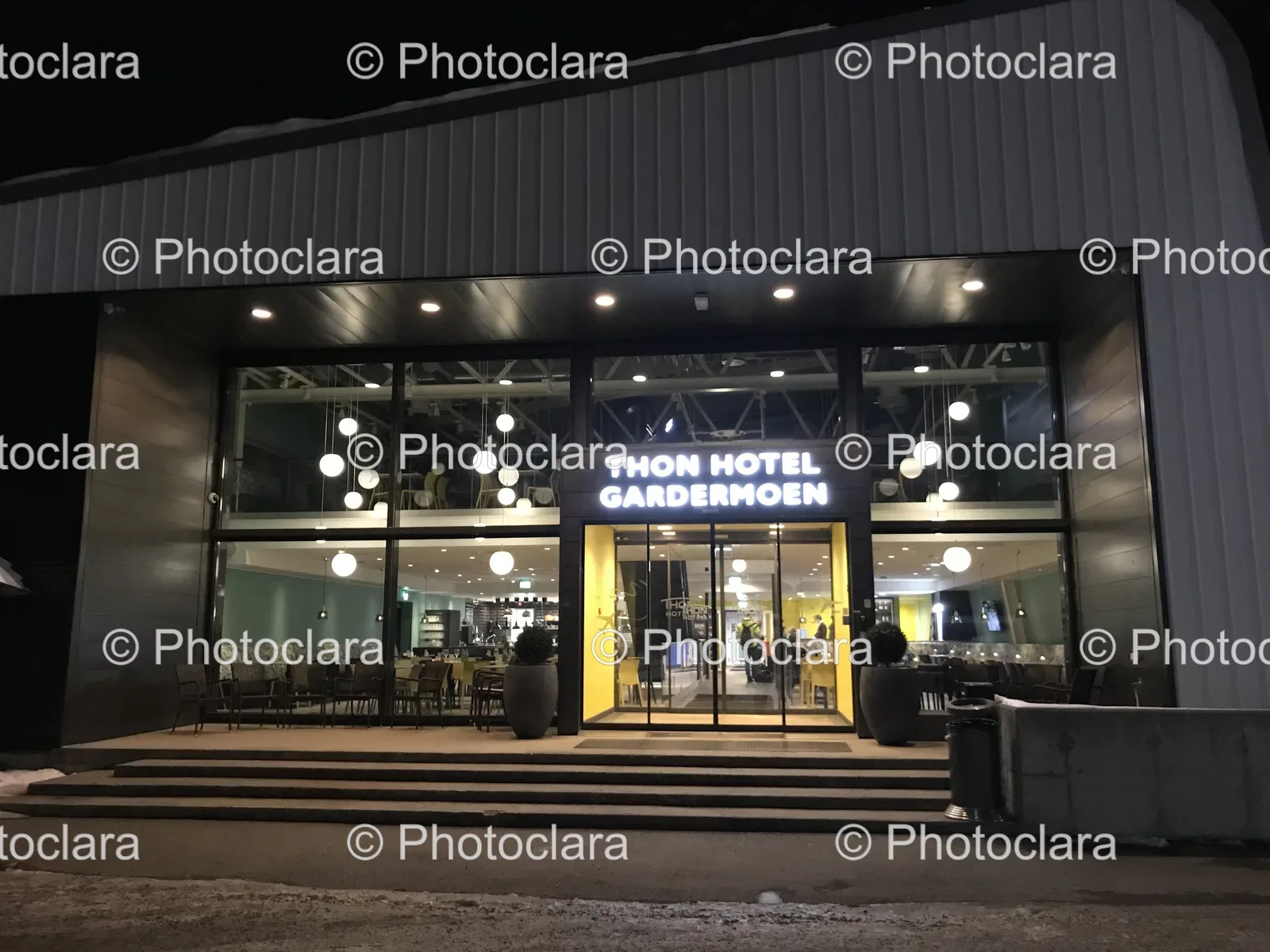Thon-Hotel-Gardermoen-Night-Building.jpg