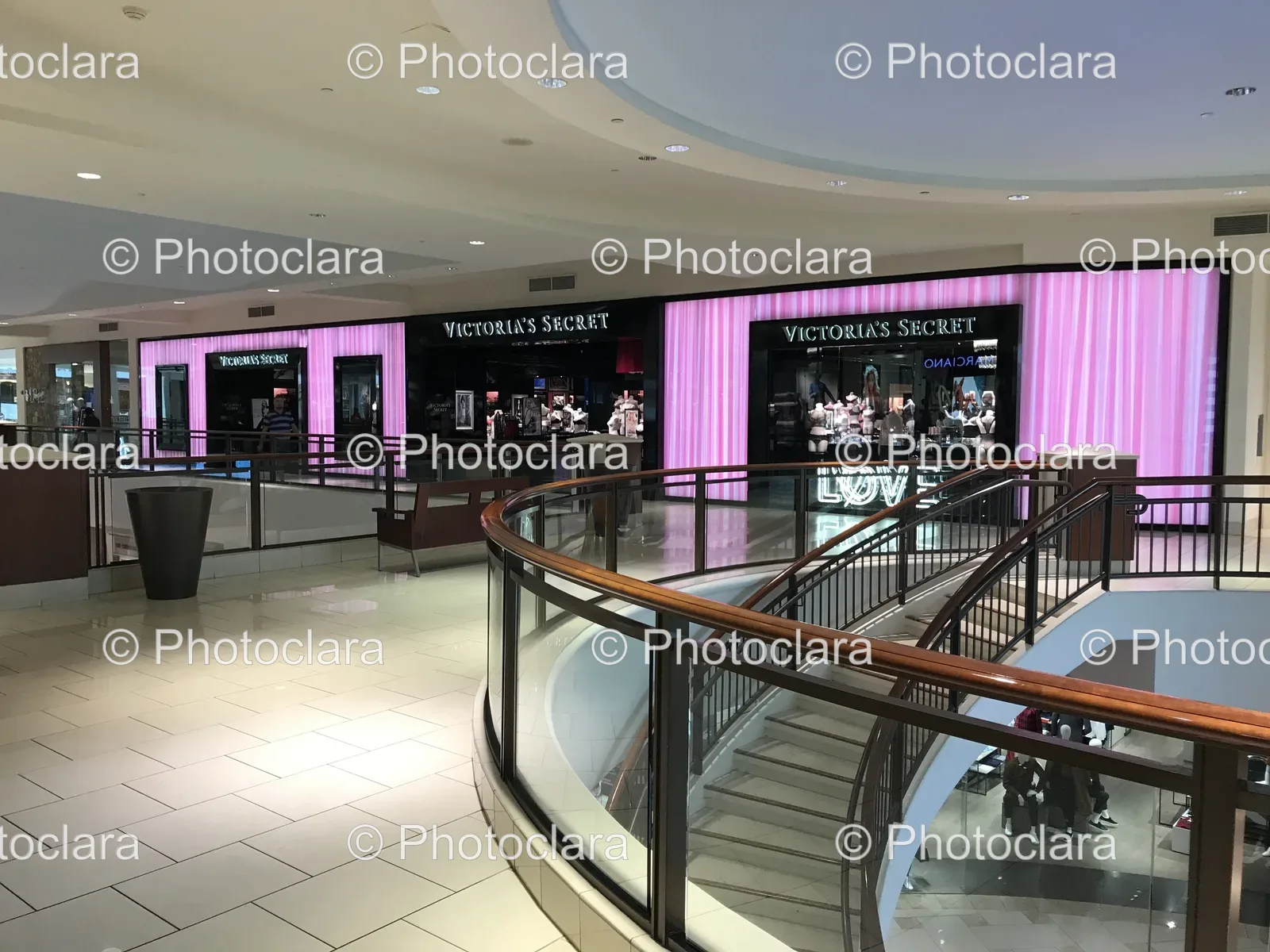 Spiral-Staircase-Modern-Mall.jpg
