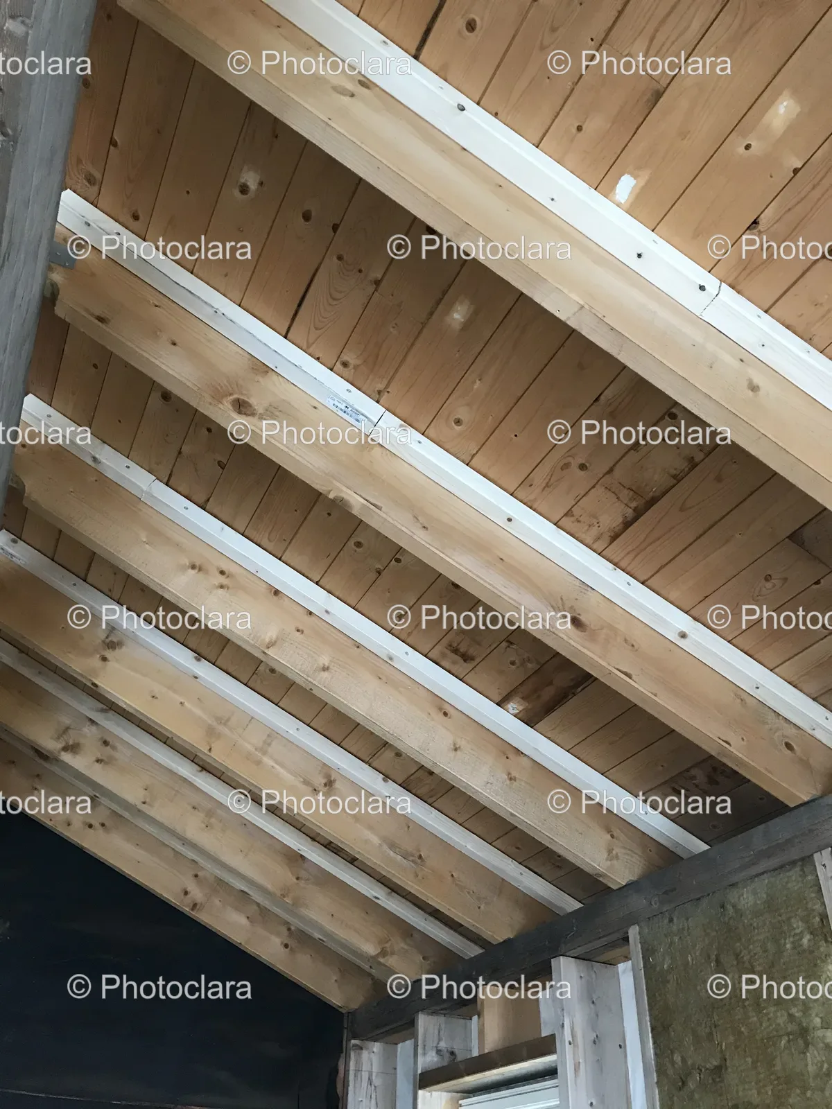 wood-beams-on-ceiling.jpg