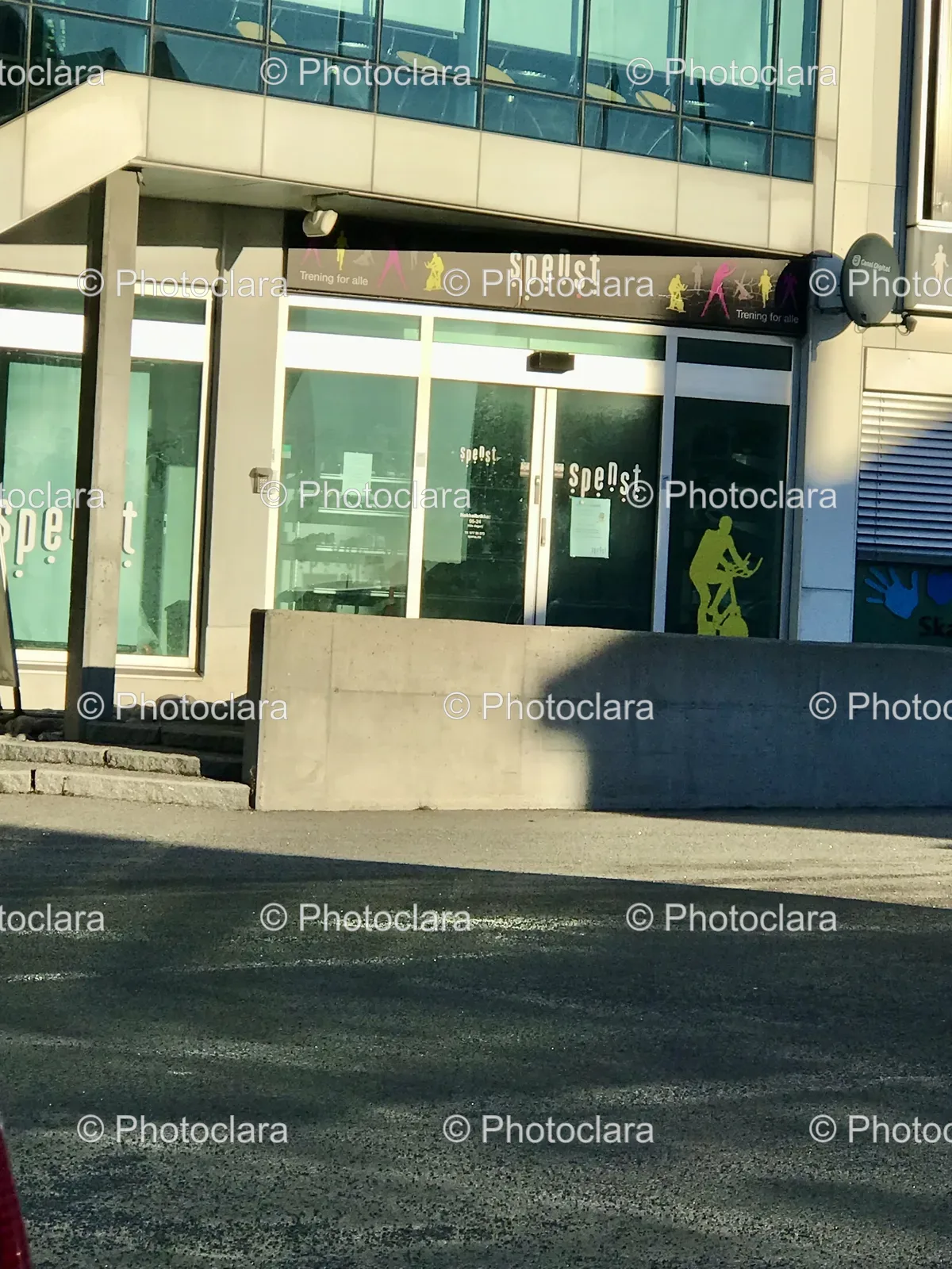 Glass-Entrance-of-Modern-Building-with-Canal-Digital-Sign.jpg