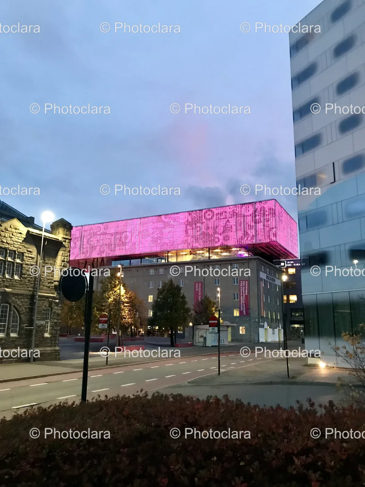 Museum-Building-with-Pink-Lights-at-Night.jpg