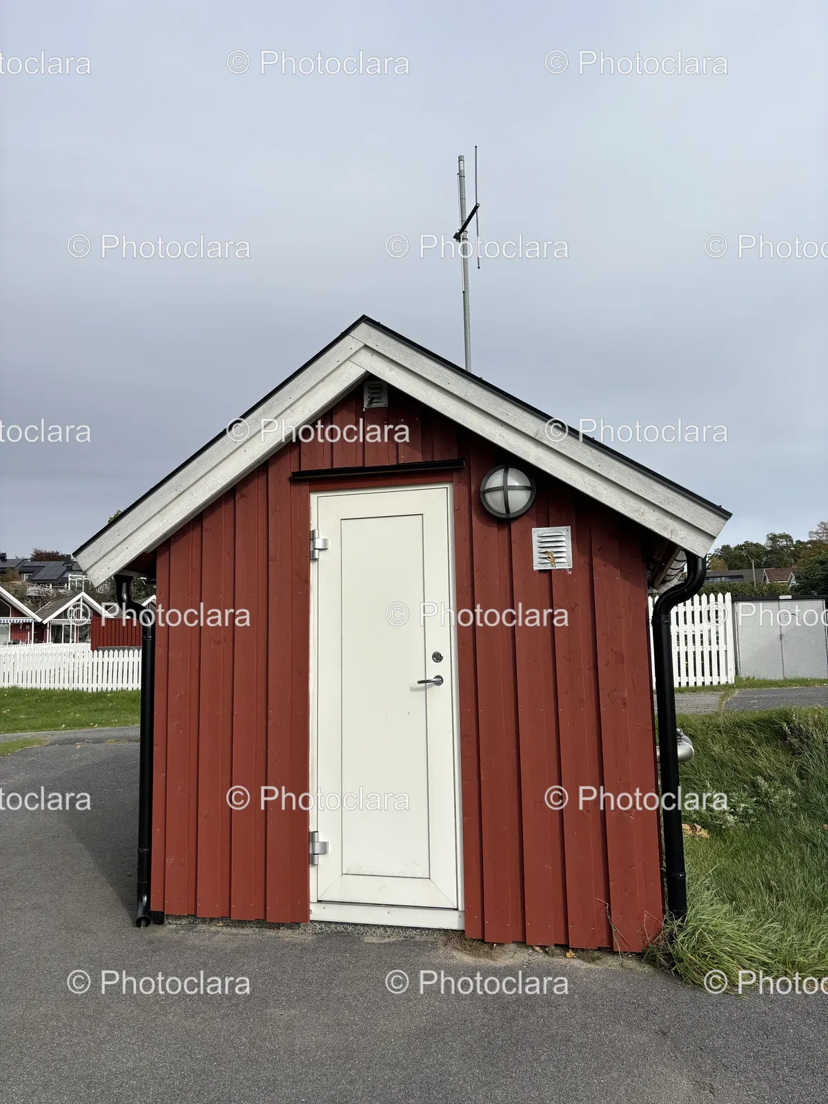 charming-red-and-white-shed.jpg