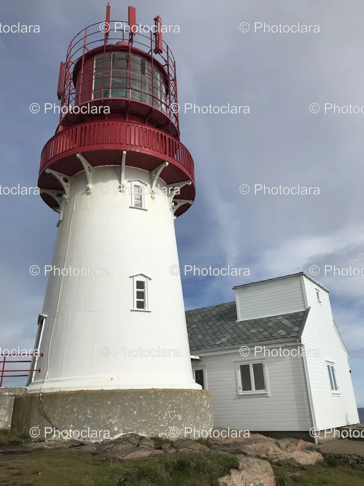 Red-topped-Lighthouse-under-Blue-Sky.jpg