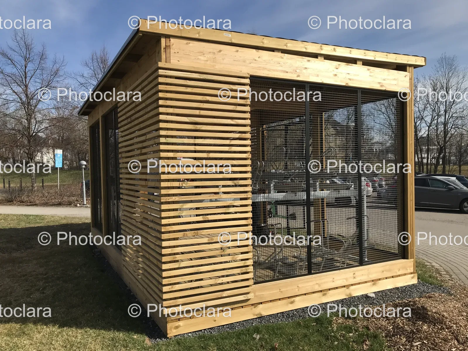 Wooden-Structure-Metal-Cage.jpg
