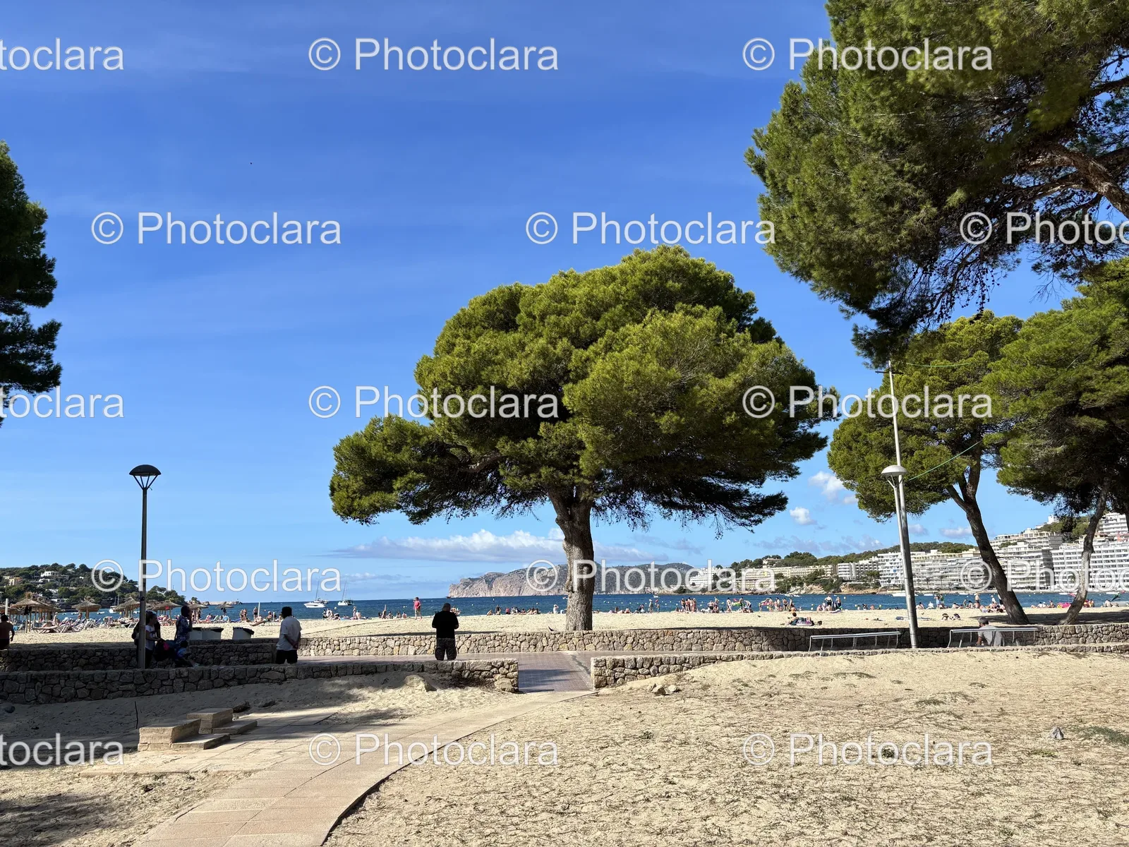 Relaxing-Day-at-the-Beach.jpg