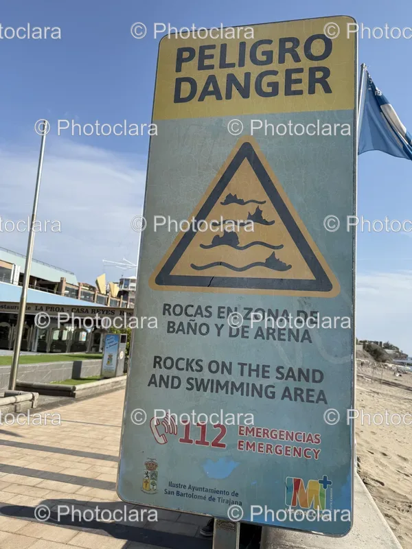 Beach Signs and Decor