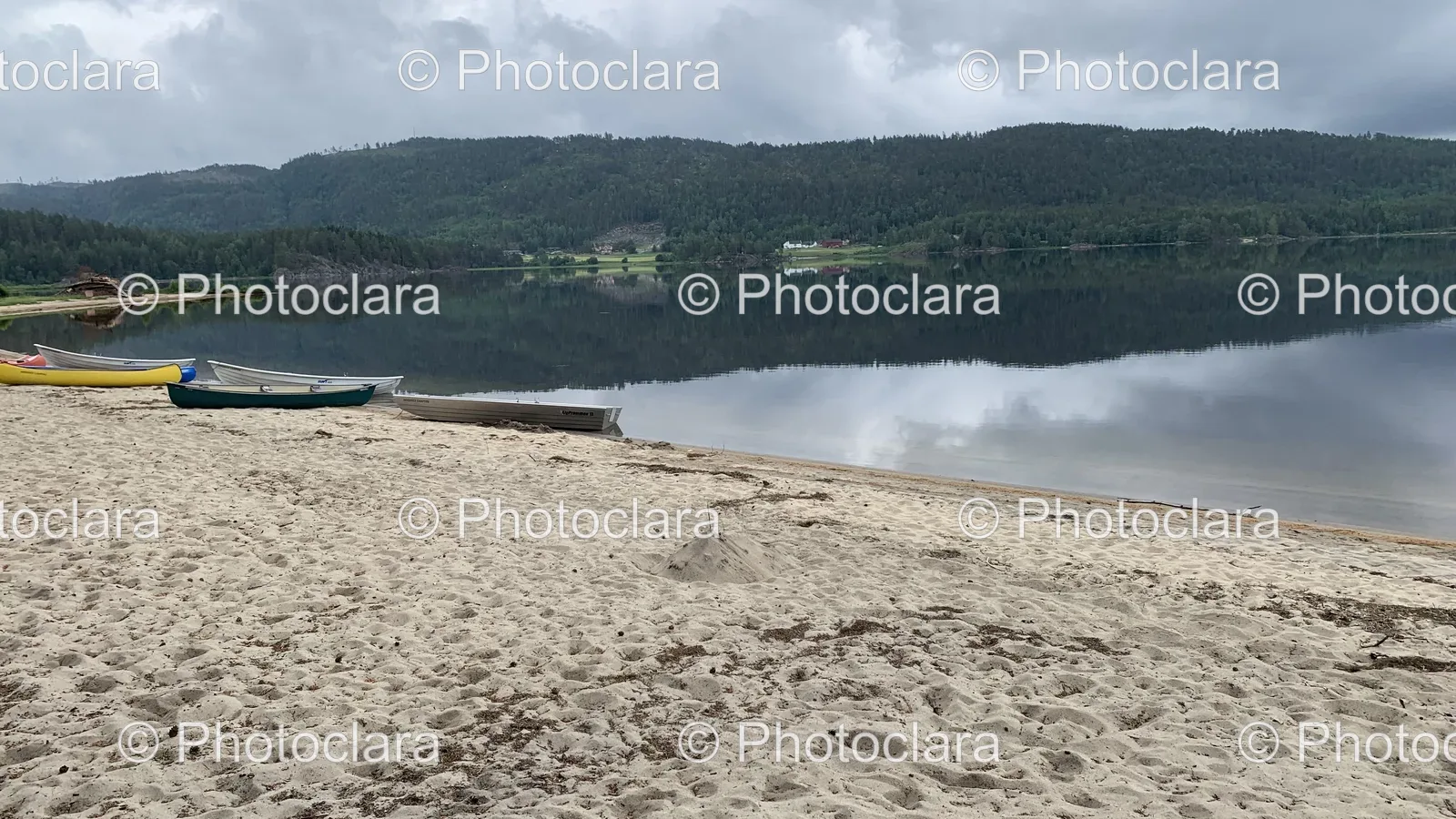 Beach-with-Boats-on-the-Shore.jpg