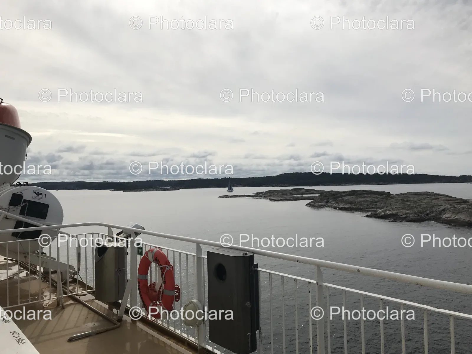 boat-deck-overlooking-water-and-islands.jpg