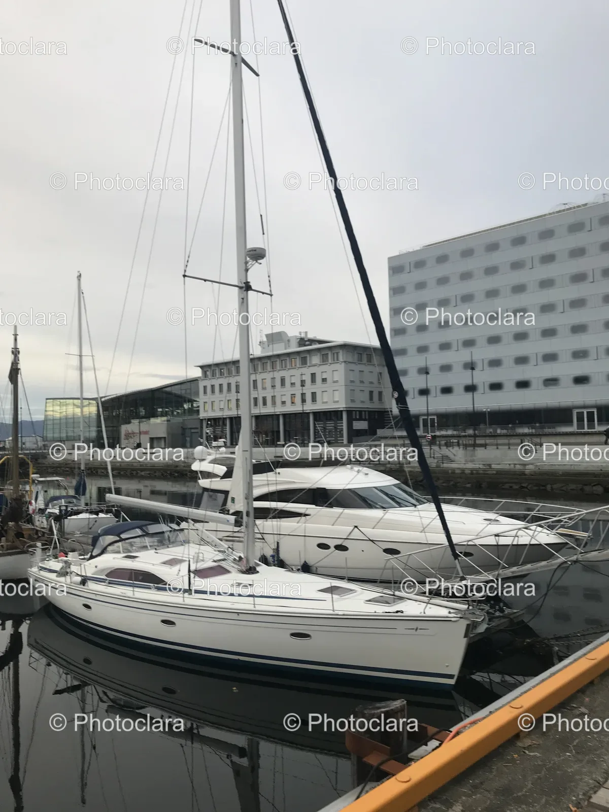 boats-docked-in-harbor.jpg