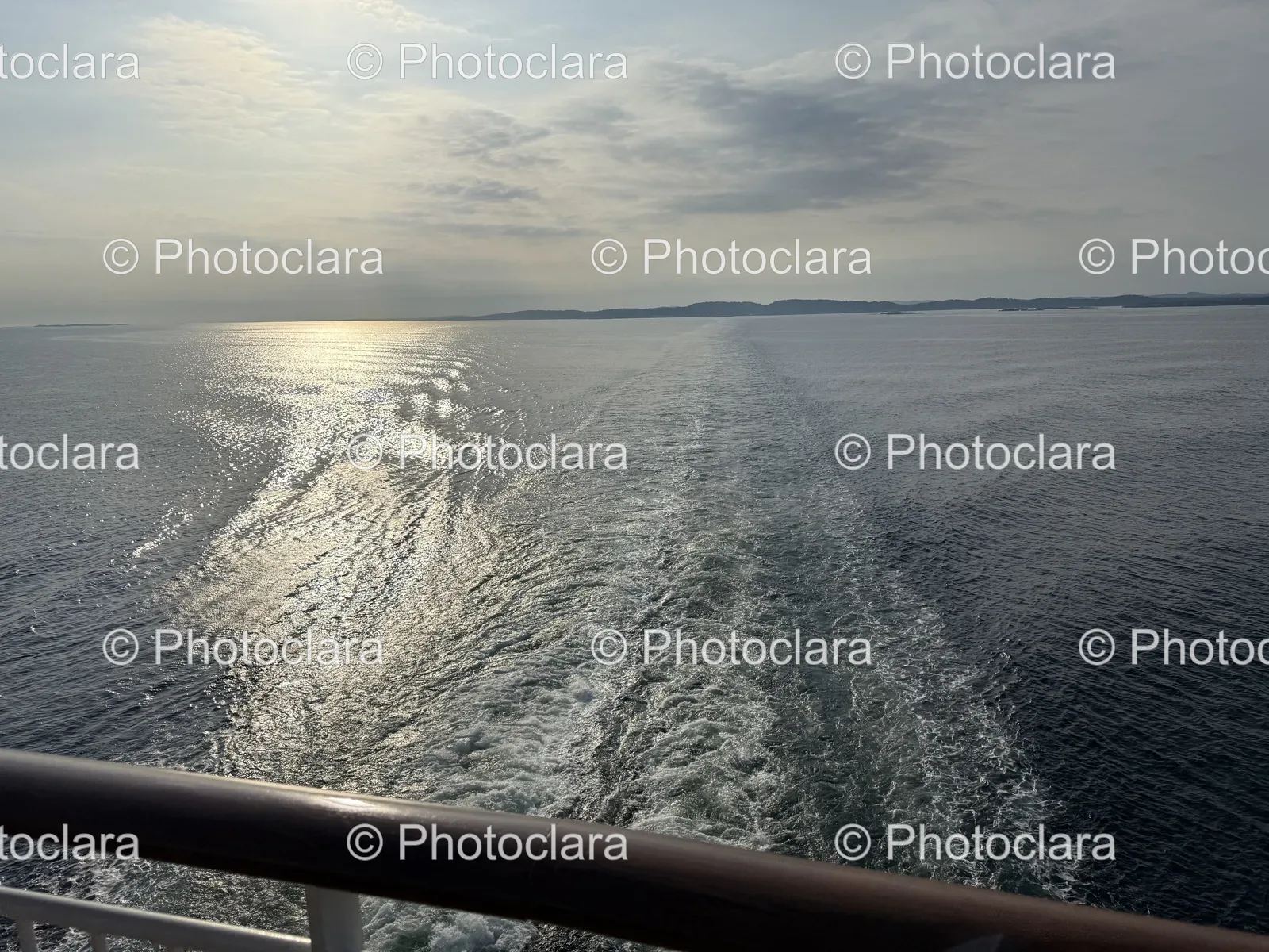 Serene-Boat-Wake-in-the-Ocean.jpg