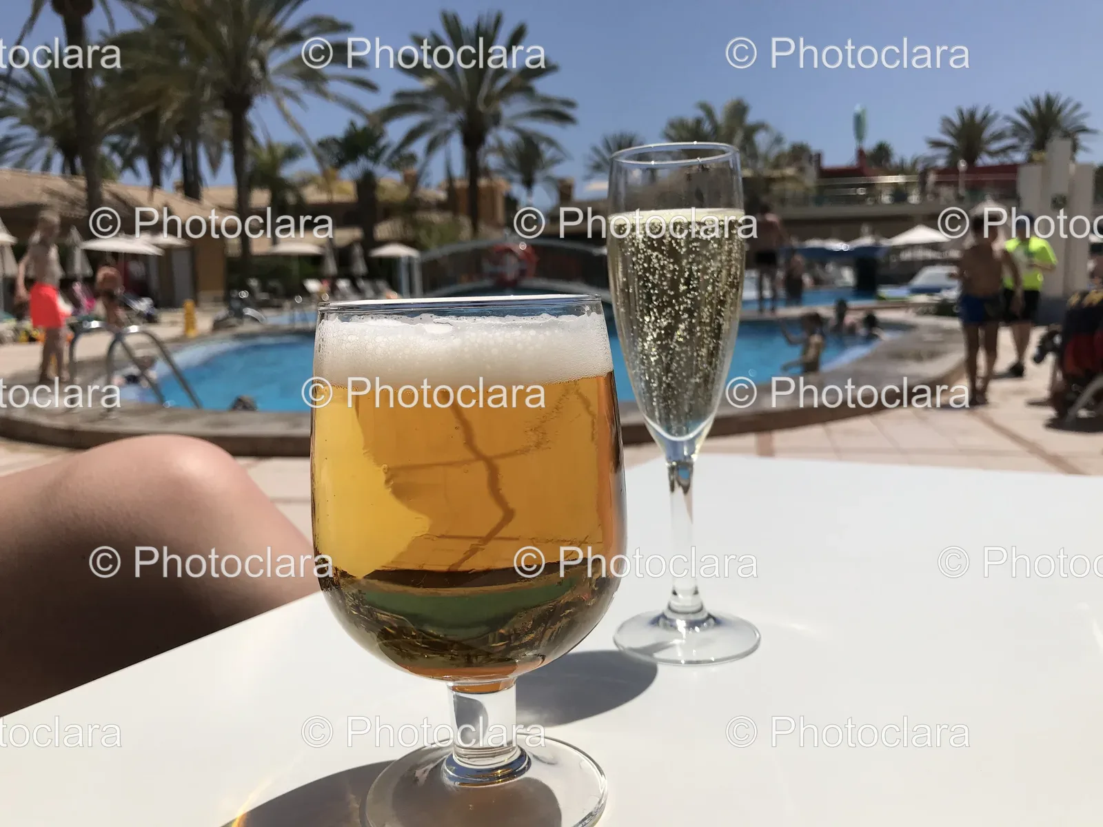 beer-and-champagne-at-outdoor-bar.jpg