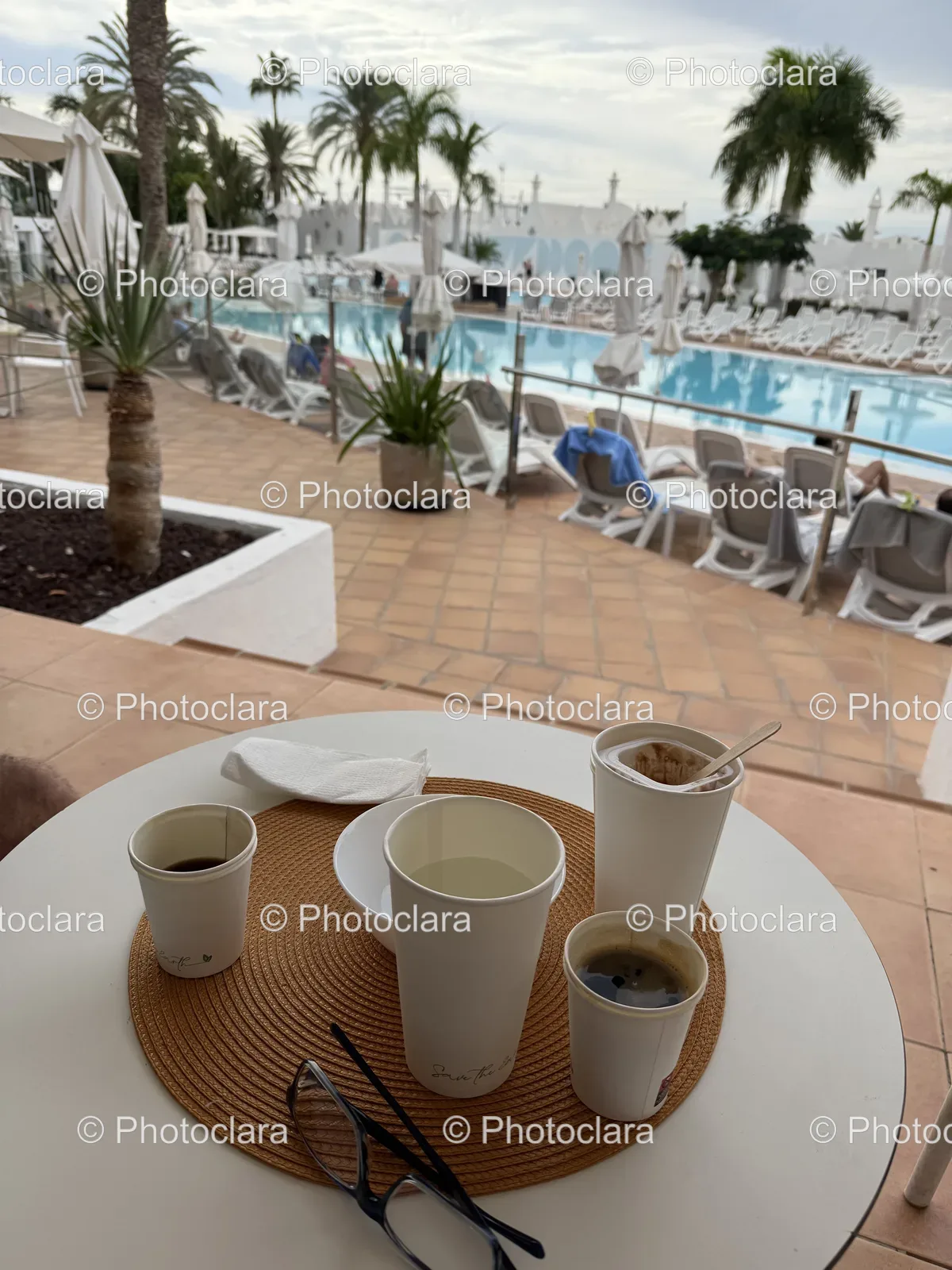 Relaxing-Coffee-at-the-Beach.jpg