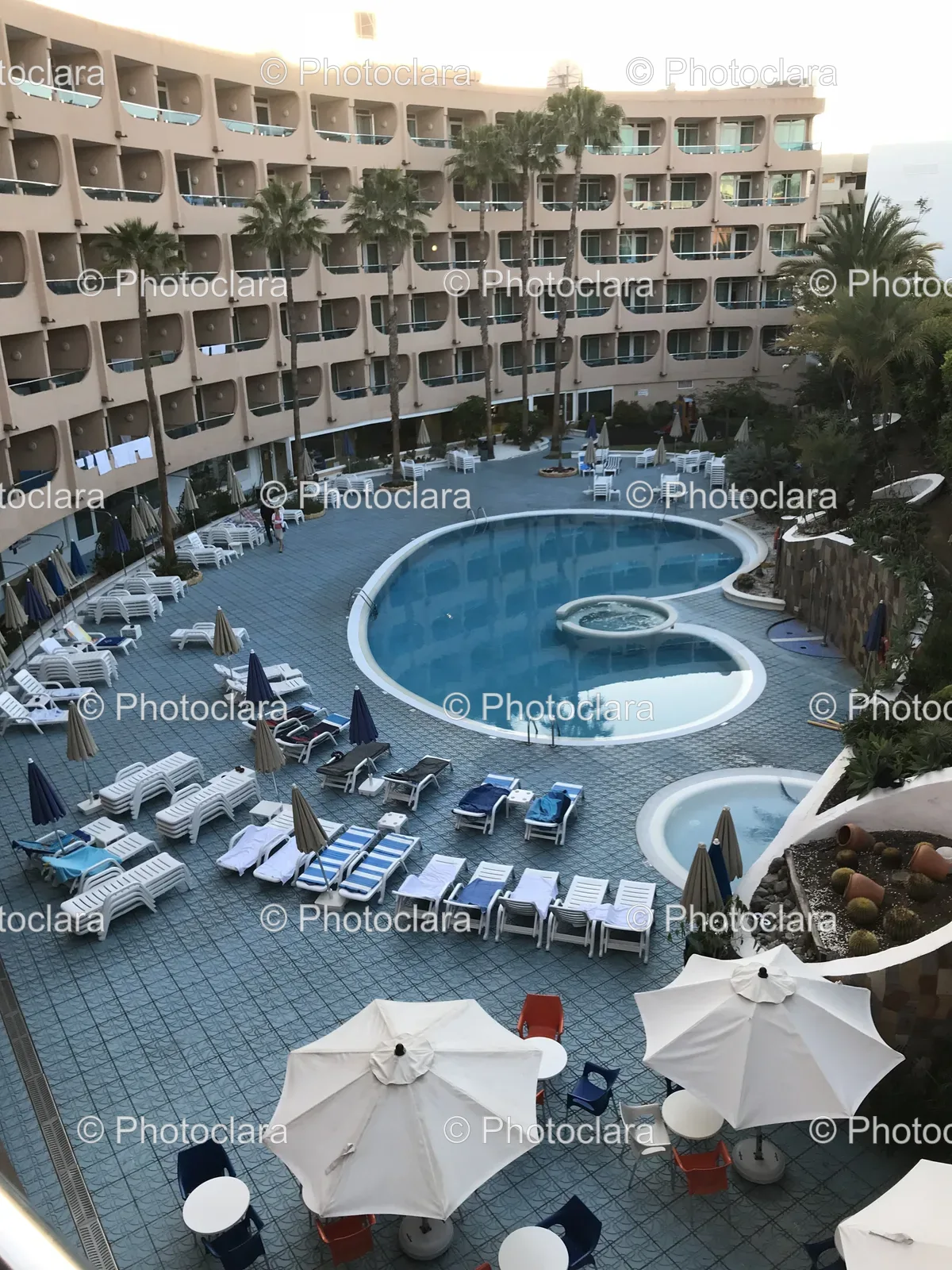 Hotel-Poolside-Retreat.jpg