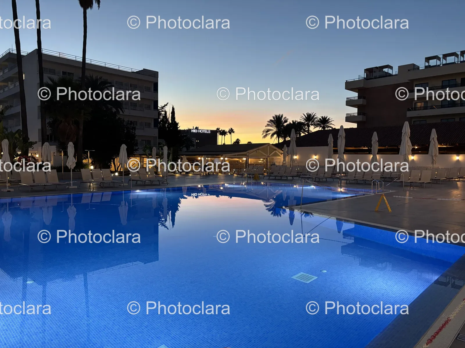 Relaxing-Poolside-Luxury-Resort.jpg
