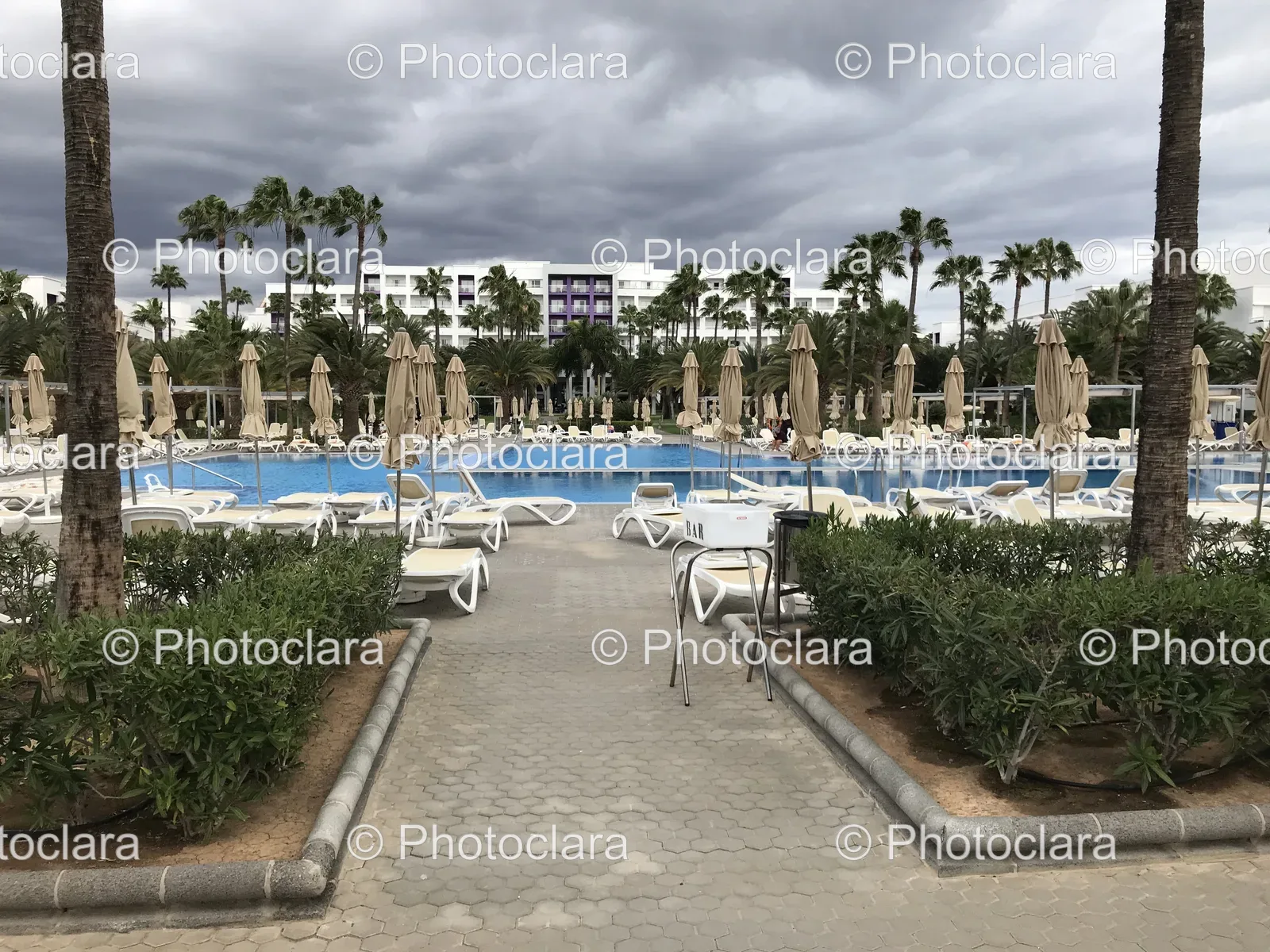 Relaxing-Poolside-Retreat.jpg