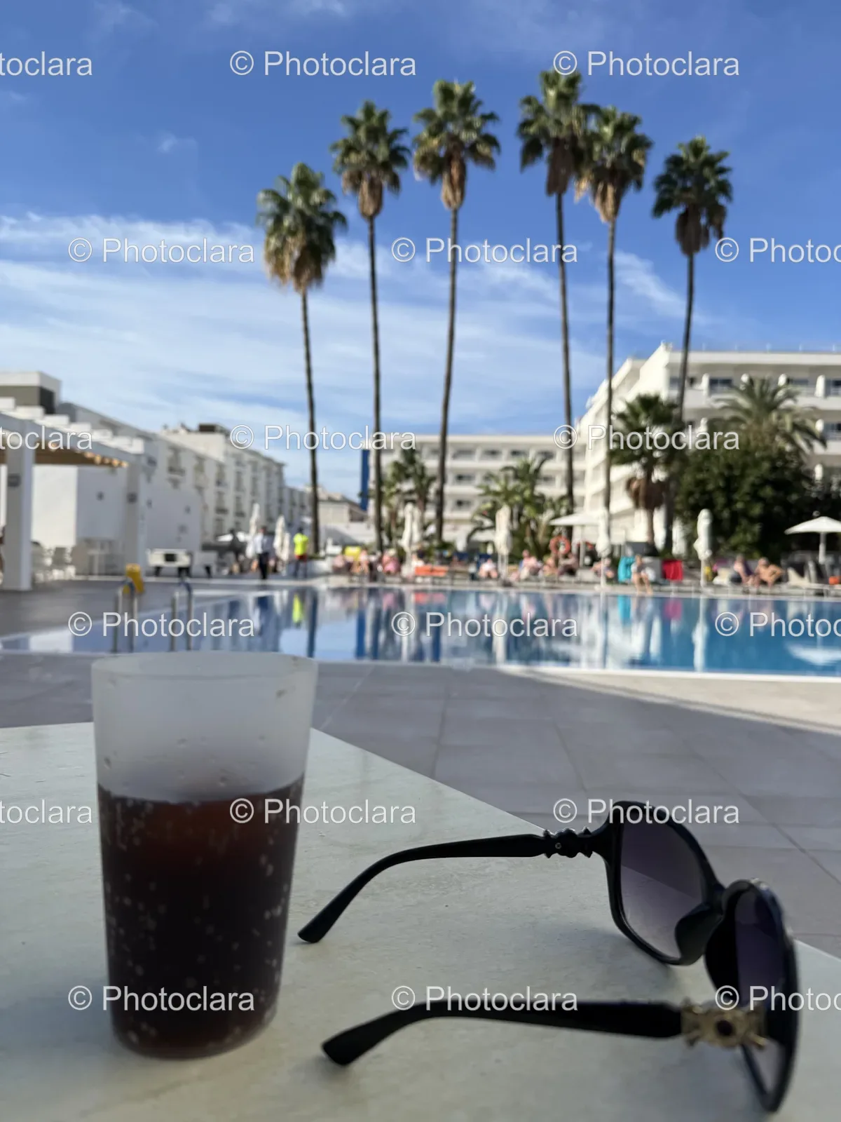 Sunglasses-by-the-Poolside.jpg