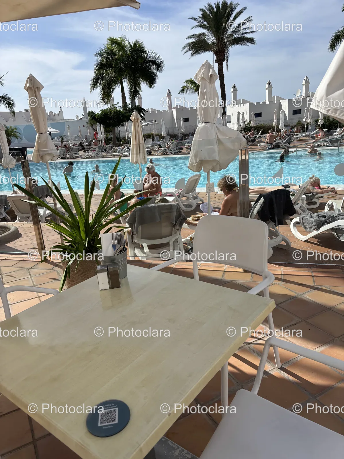 Sunlit-Resort-Pool-Scene.jpg