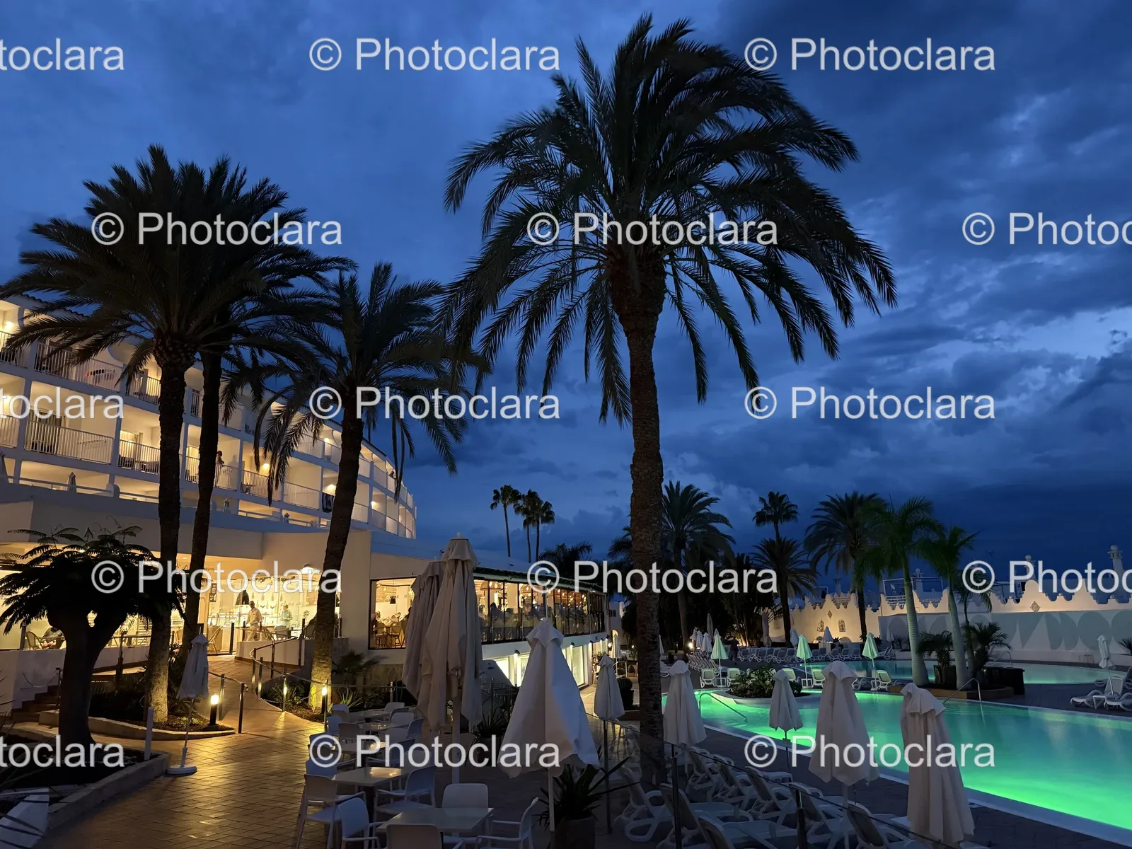Tranquil-Poolside-Paradise.jpg