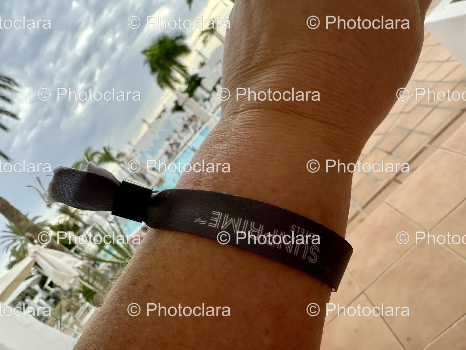 Vibrant-Wristband-in-Sunny-Resort.jpg
