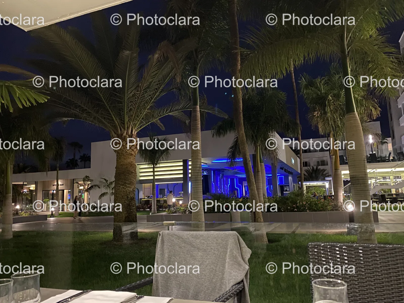 Outdoor-Seating-at-Nighttime-Bar.jpg