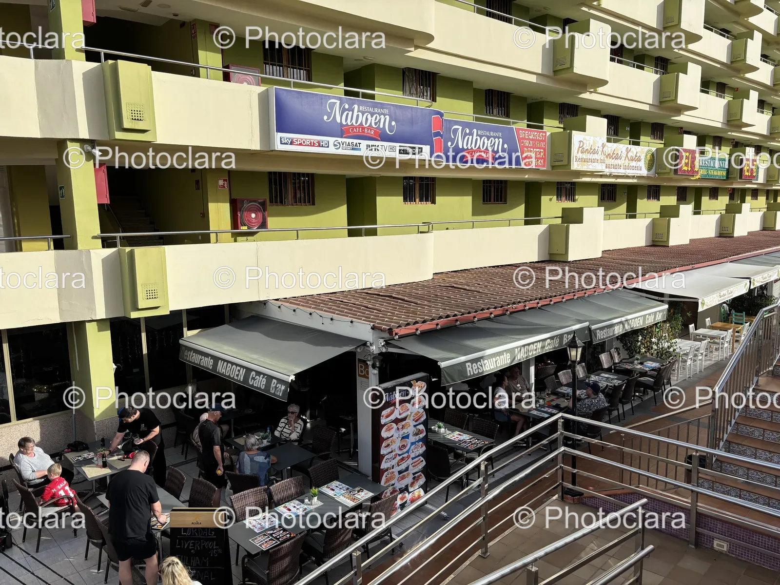 Vibrant-Night-at-Naboen-Cafe-Bar.jpg