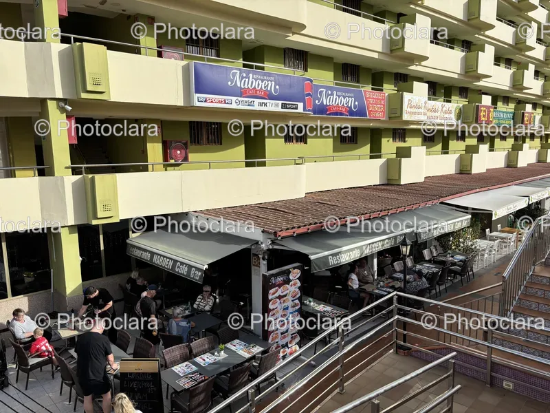 Night Restaurants and Cafes