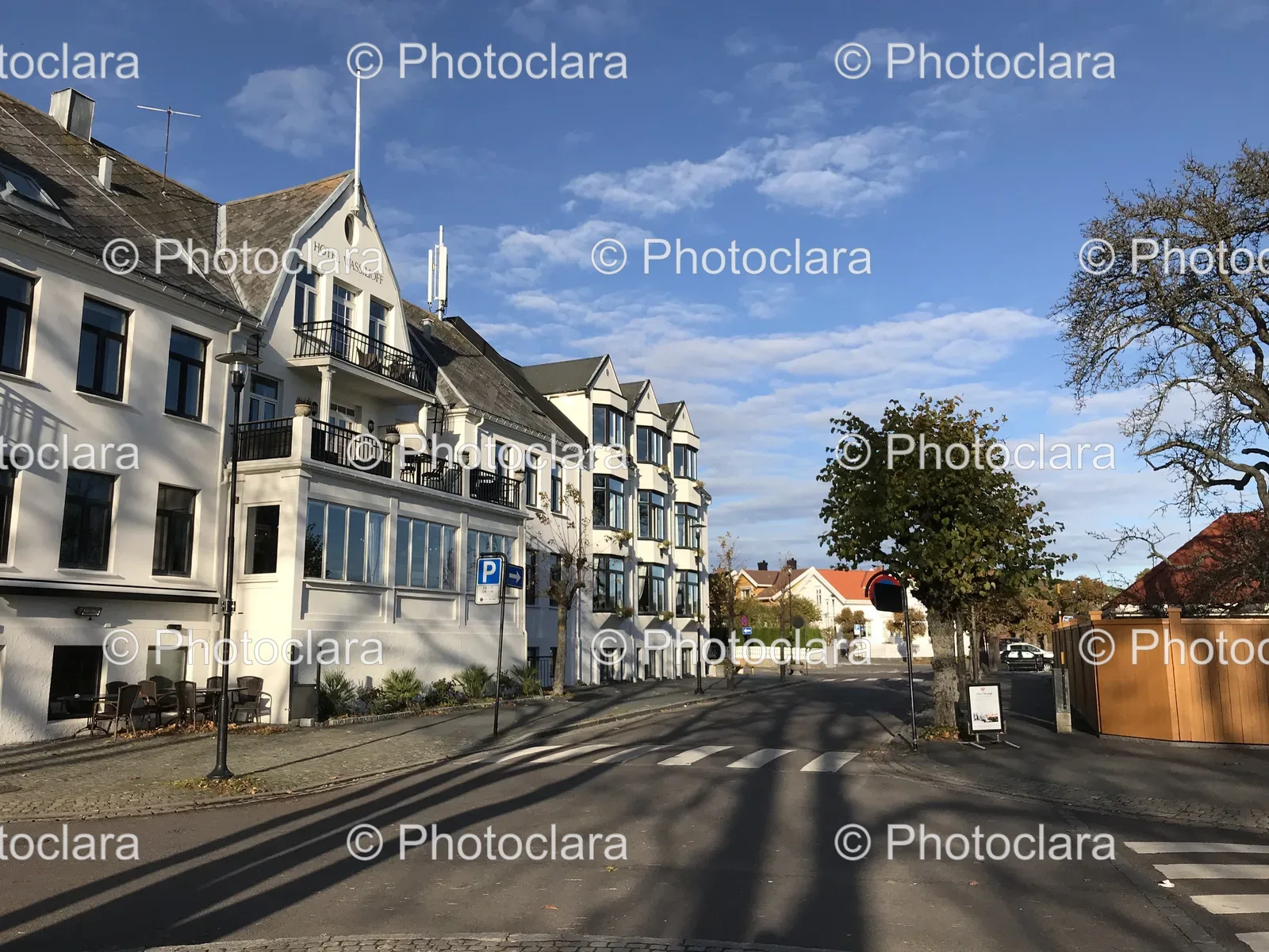 Charming-Street-Scene-Hotel-Wassilioff.jpg