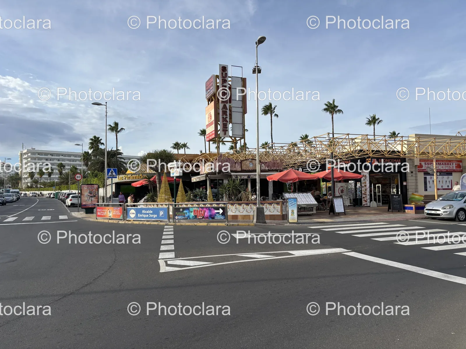 Palm-Lined-Street-Near-Broncemar.jpg