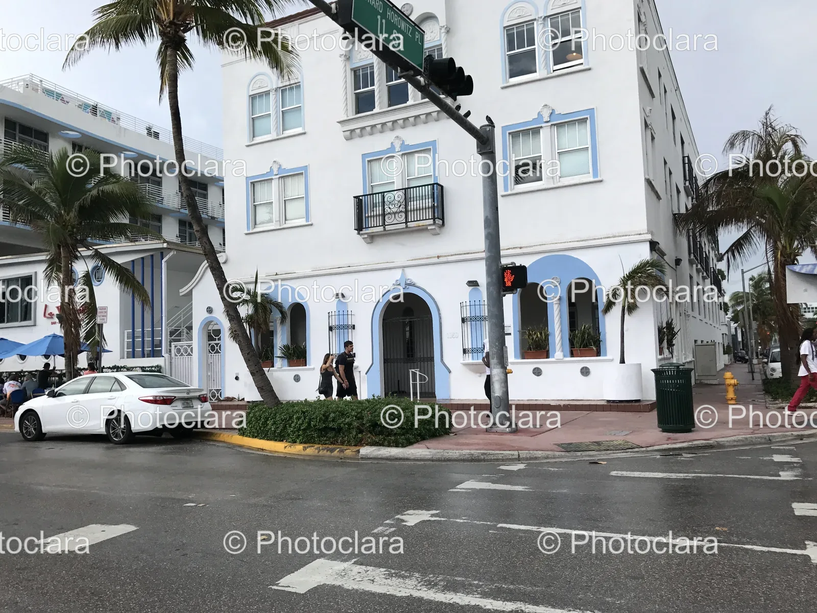 Street-Light-Next-to-Building.jpg