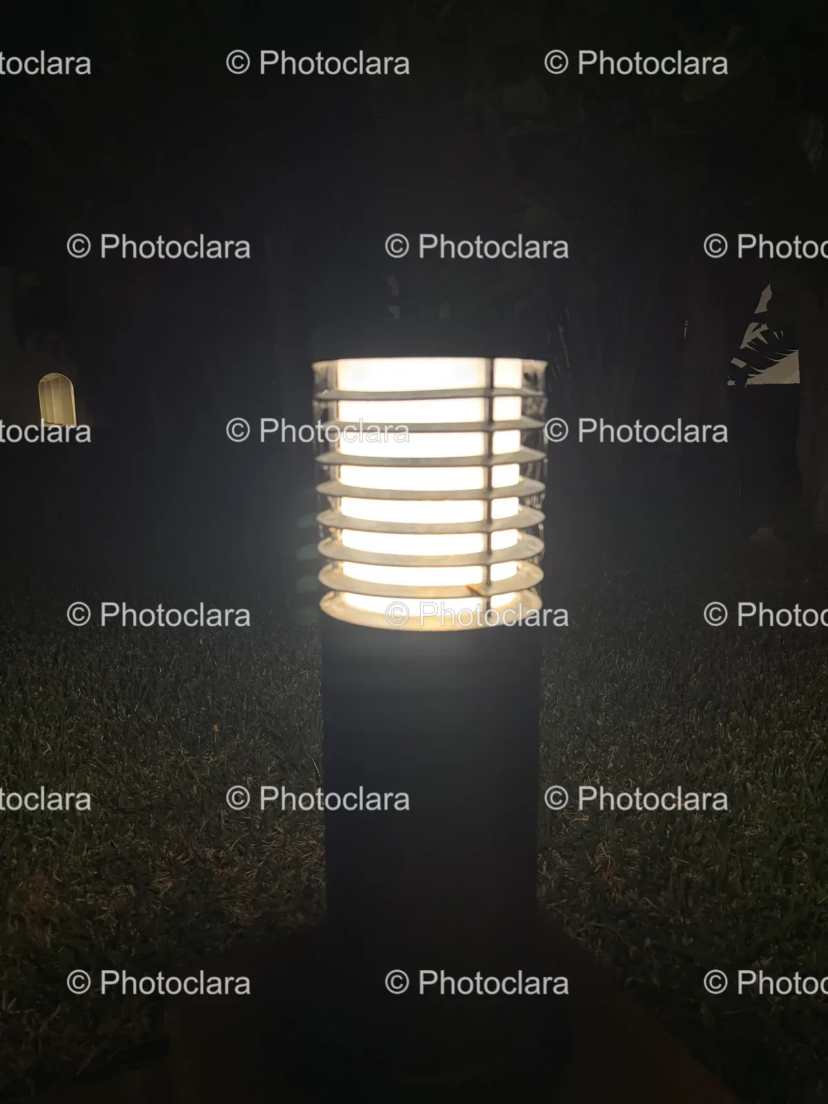 Eerie-Lamp-Post-in-Fog.jpg