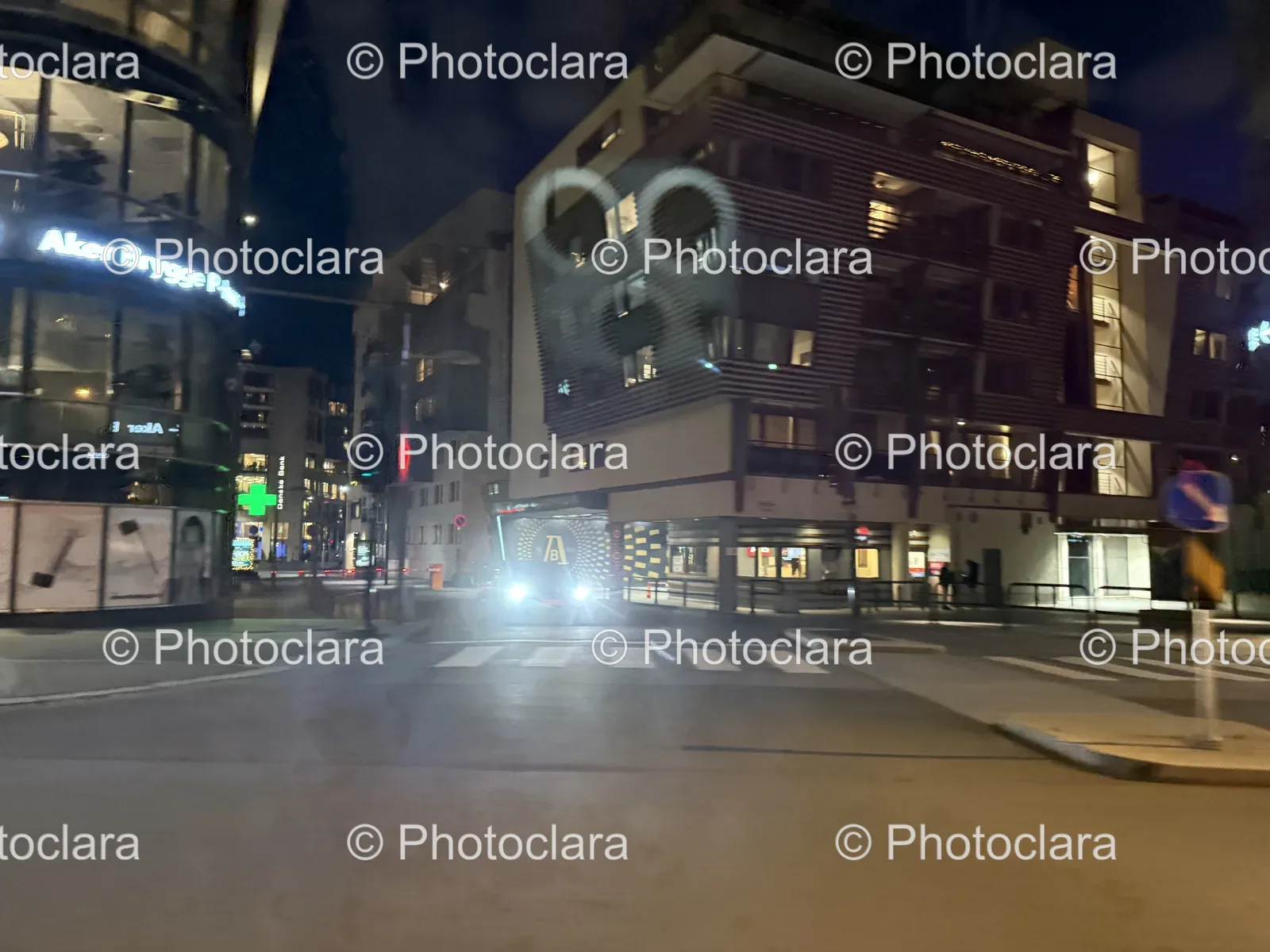 Nighttime-Street-at-Aker-Brygge.jpg