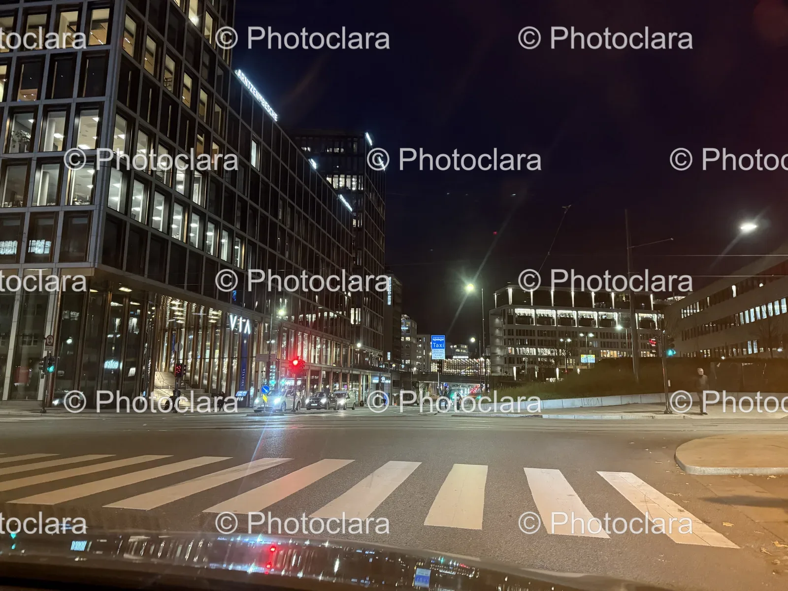 Nighttime-Urban-Street-With-Street-Light.jpg