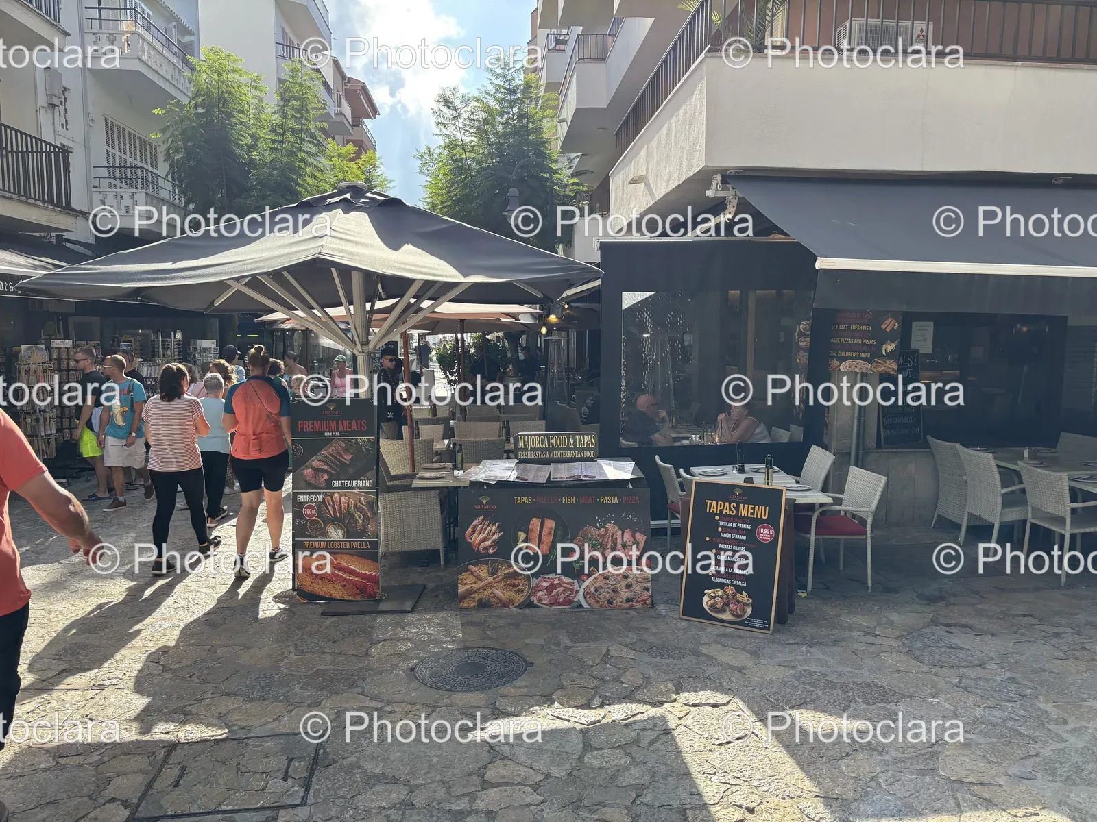 Vibrant-City-Market-Scene.jpg