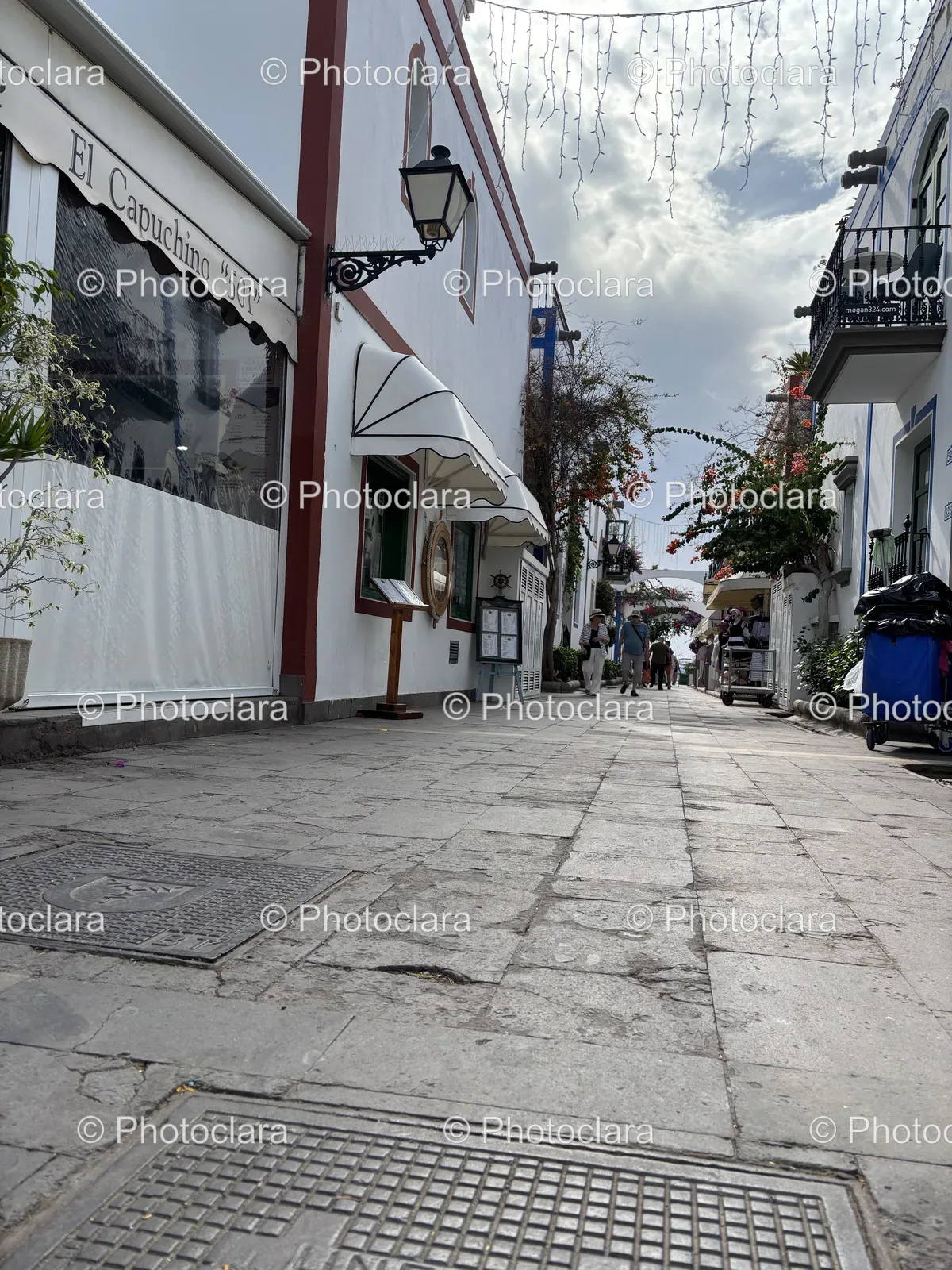 Bustling-Urban-Street.jpg