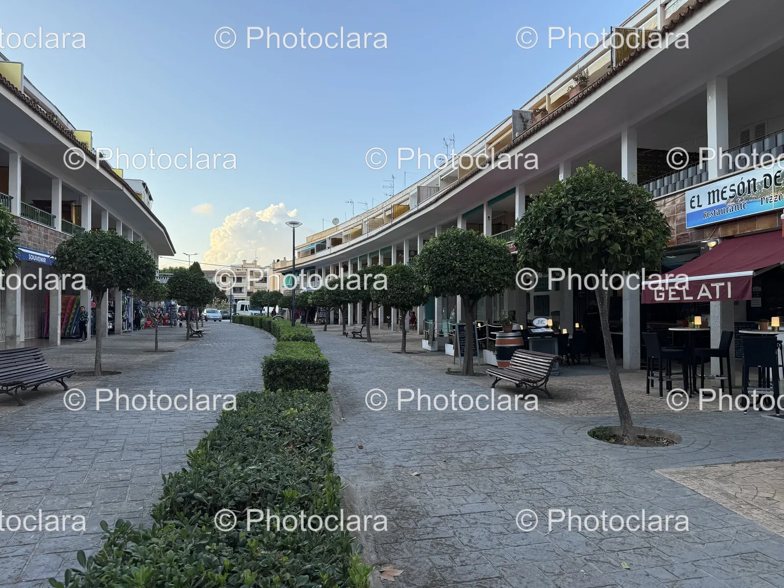 Charming-Urban-Plaza-with-Dining-Options.jpg