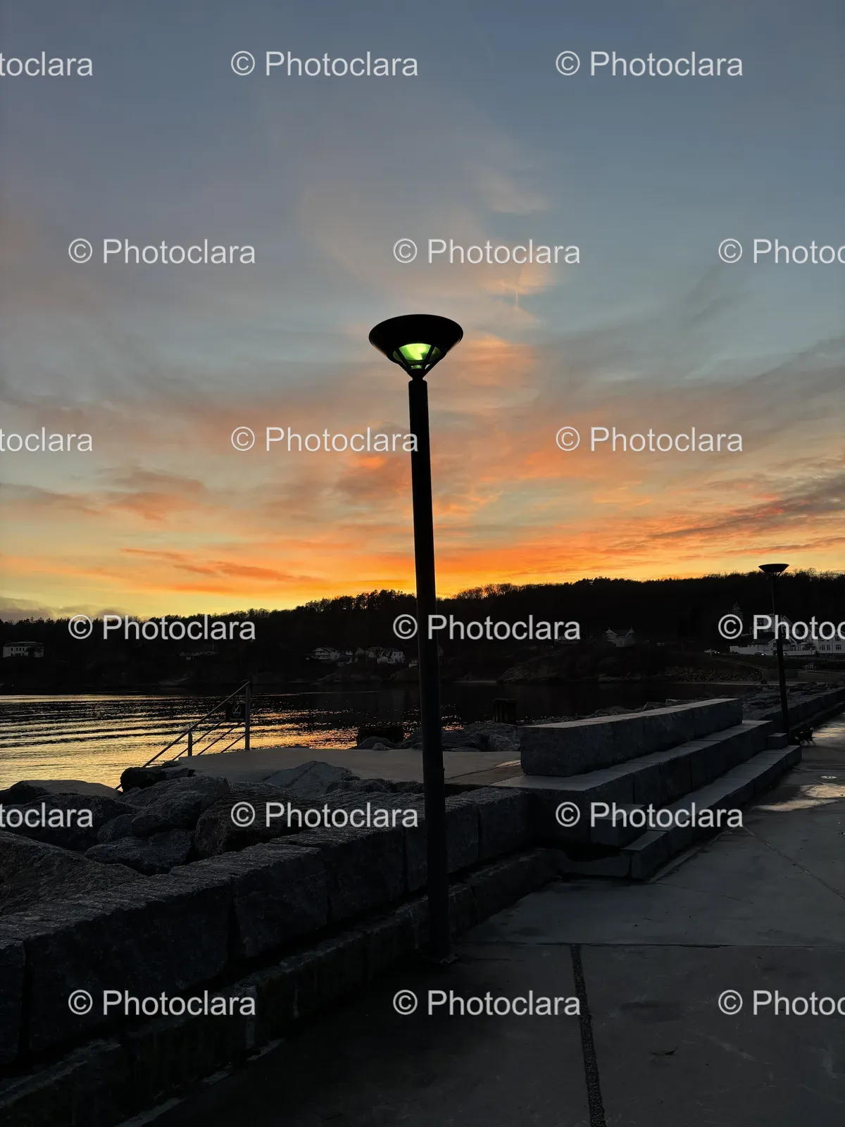 Street-Light-by-the-Water.jpg