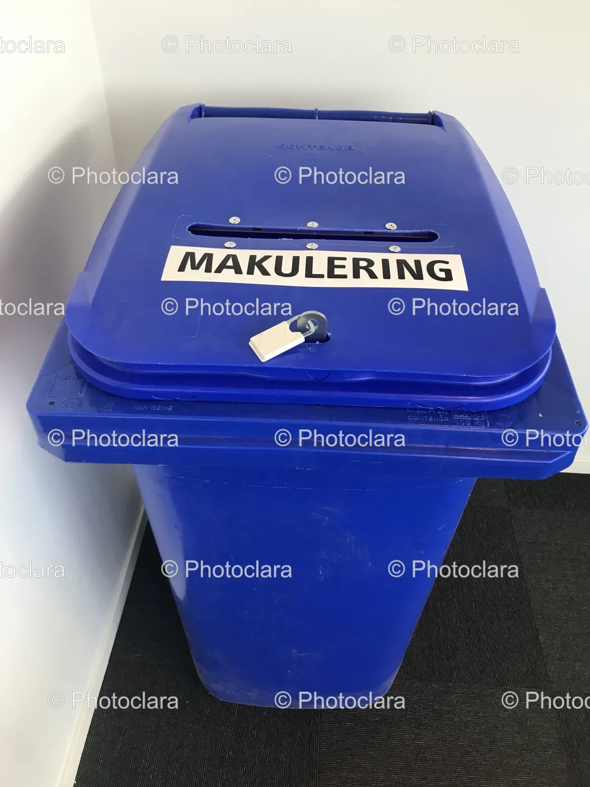 Blue-Trash-Can-with-Lock.jpg