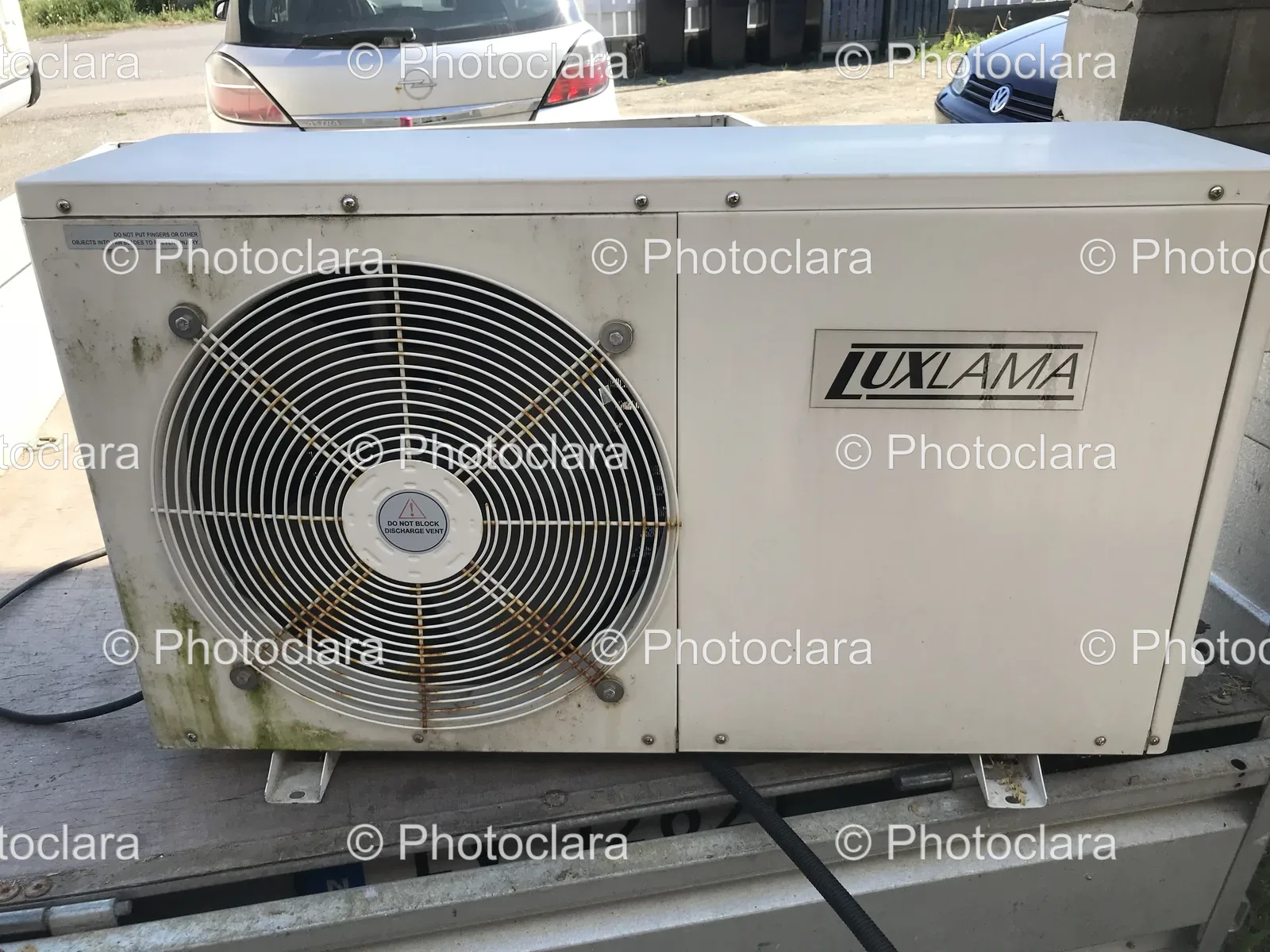 white-electric-fan-safety-warning.jpg
