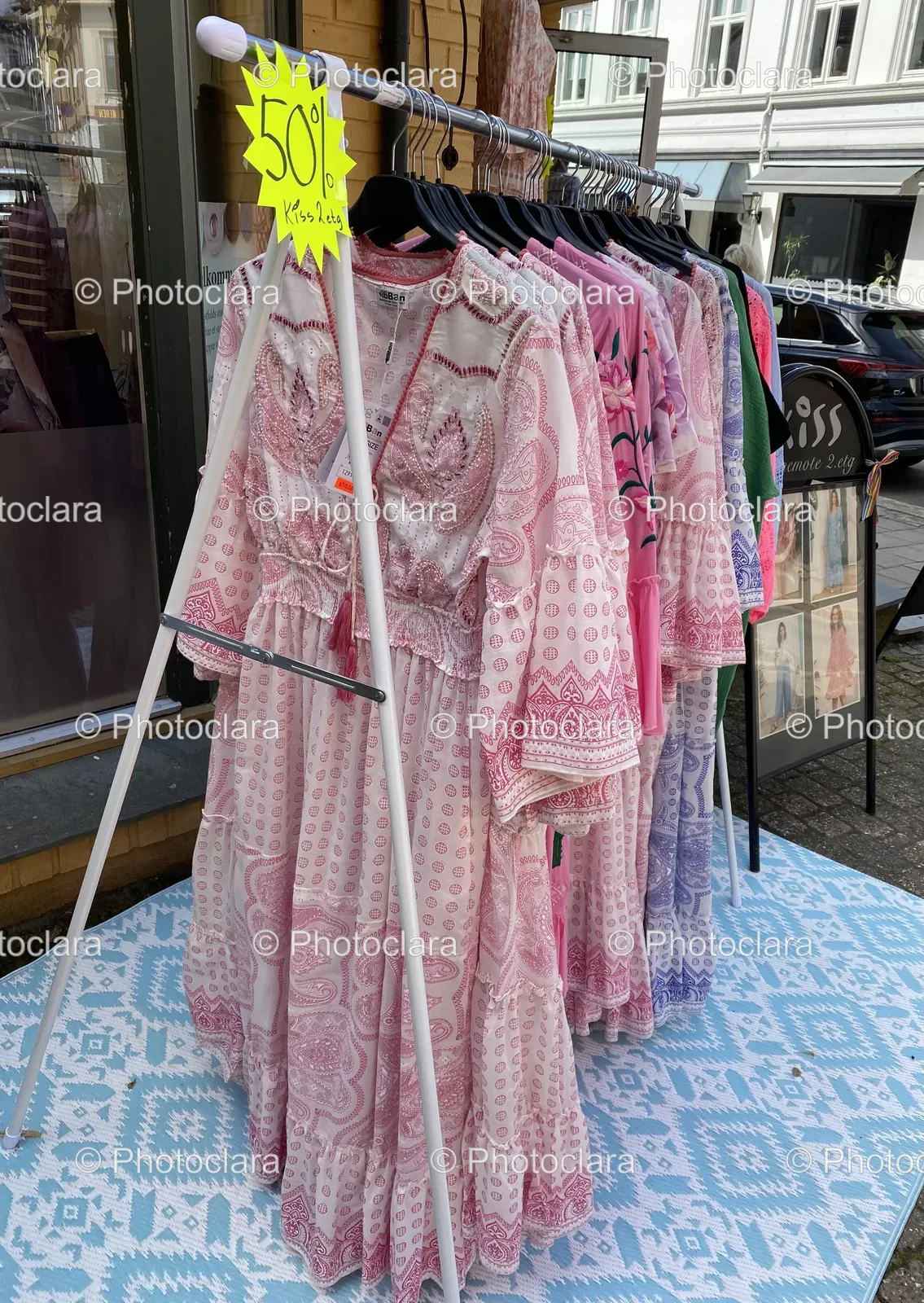 Clothing-on-Swinging-Hangers.jpg