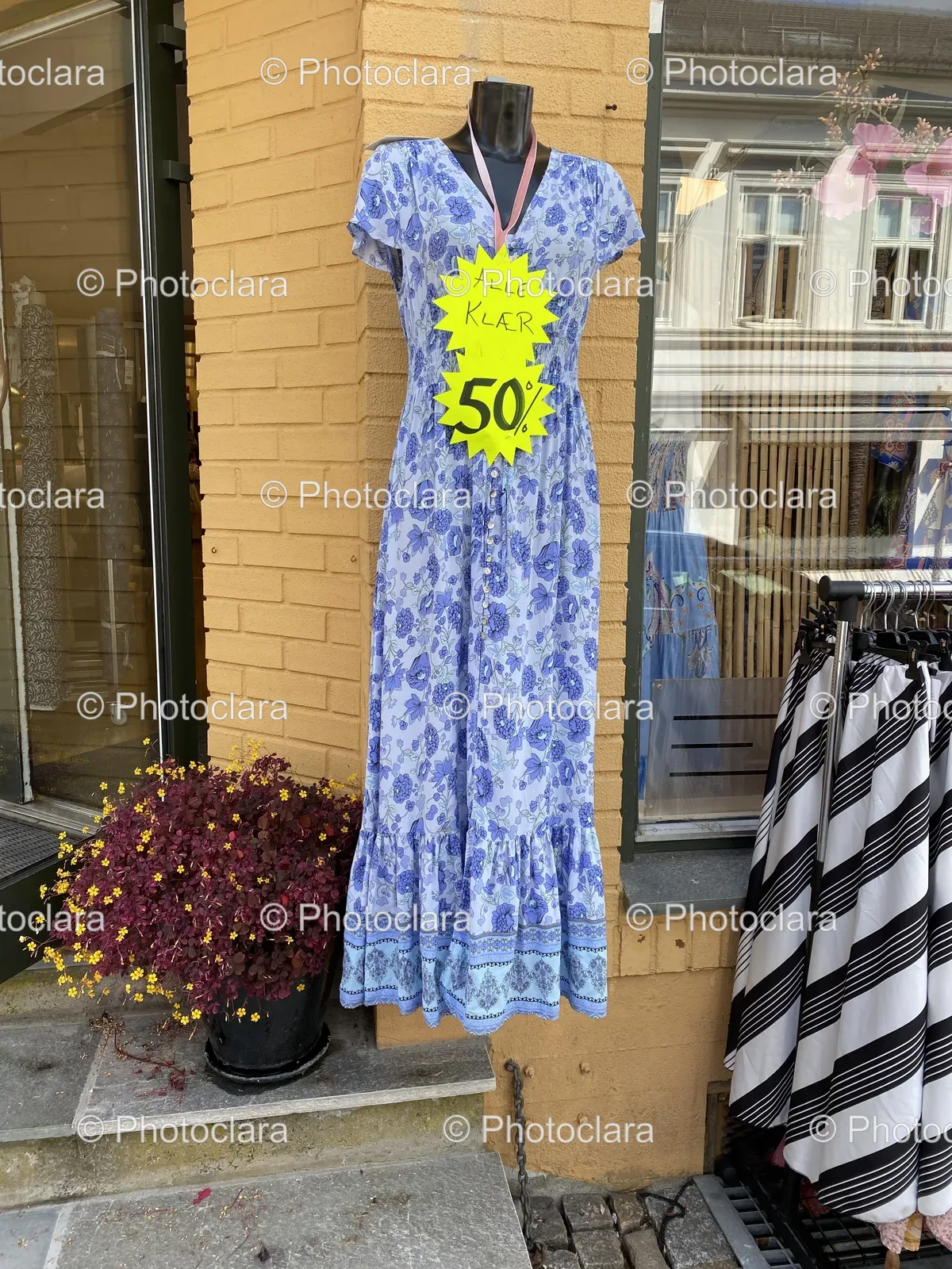 Stylish-Dress-On-Mannequin-Outside-Store.jpg