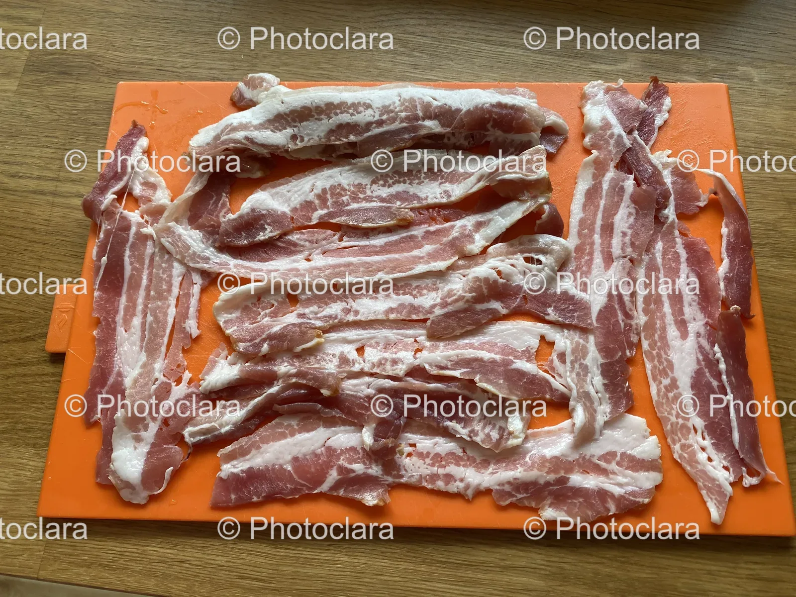 cutting-board-with-bacon.jpg